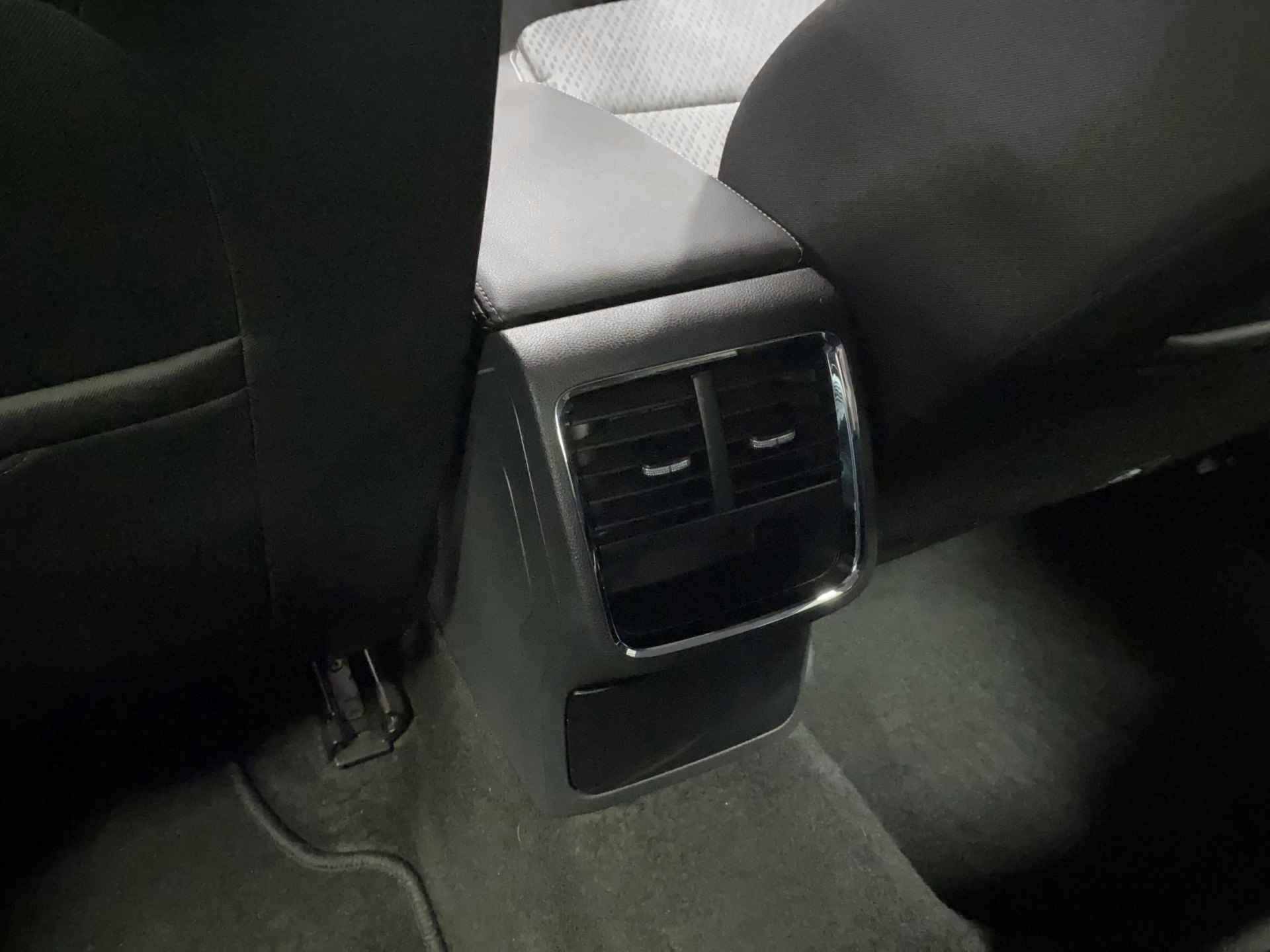 Škoda Octavia Combi 1.5 e-TSI Style / Applecarplay/Andoid auto / Navigatie / Parkeersensoren voor en achter - 21/26