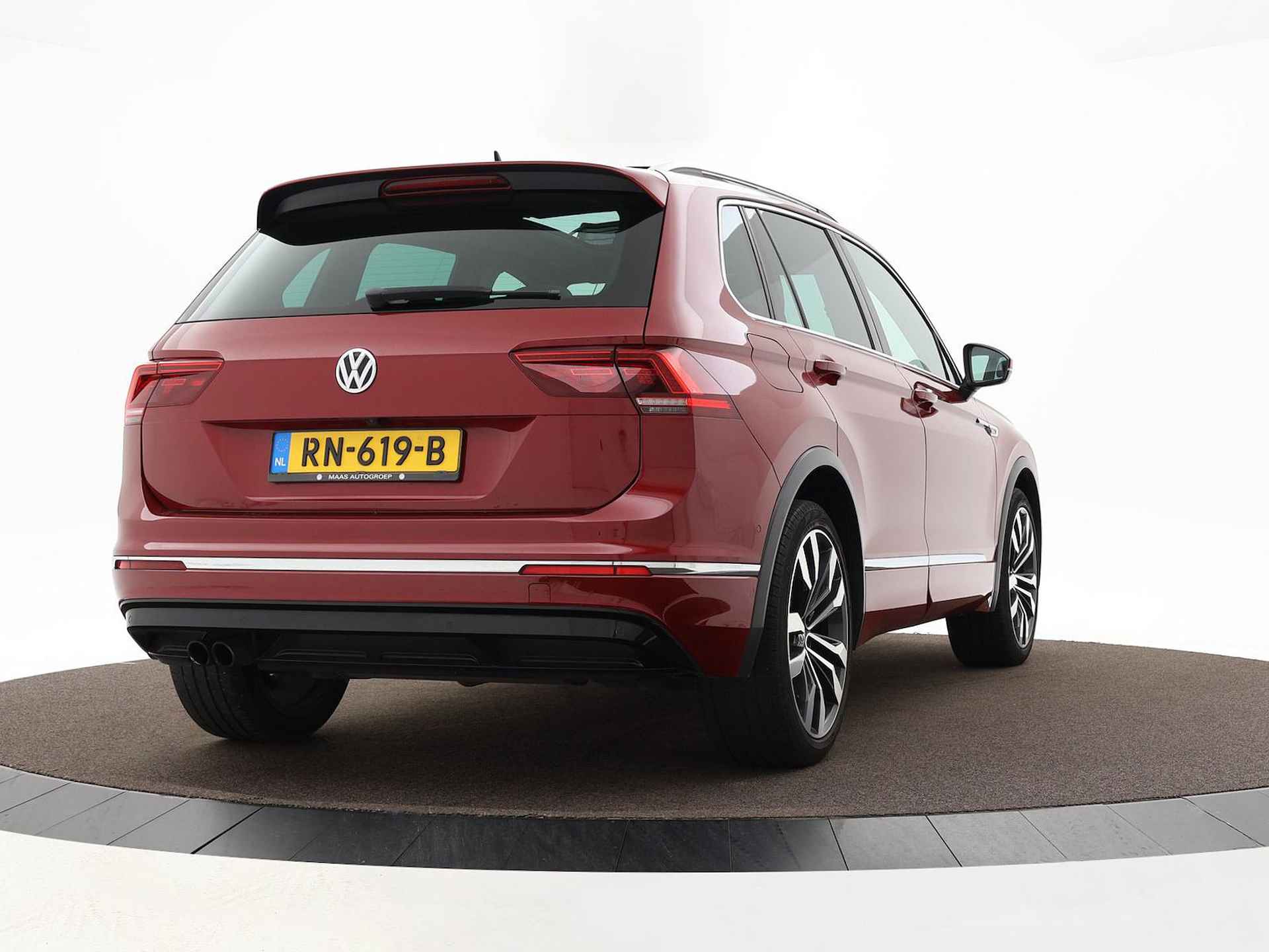 Volkswagen Tiguan 1.4 TSI 150pk DSG Highline R-line | Trekhaak | Panoramadak | Ergo-stoelen met verwarming | Achteruitrijcamera | - 3/42