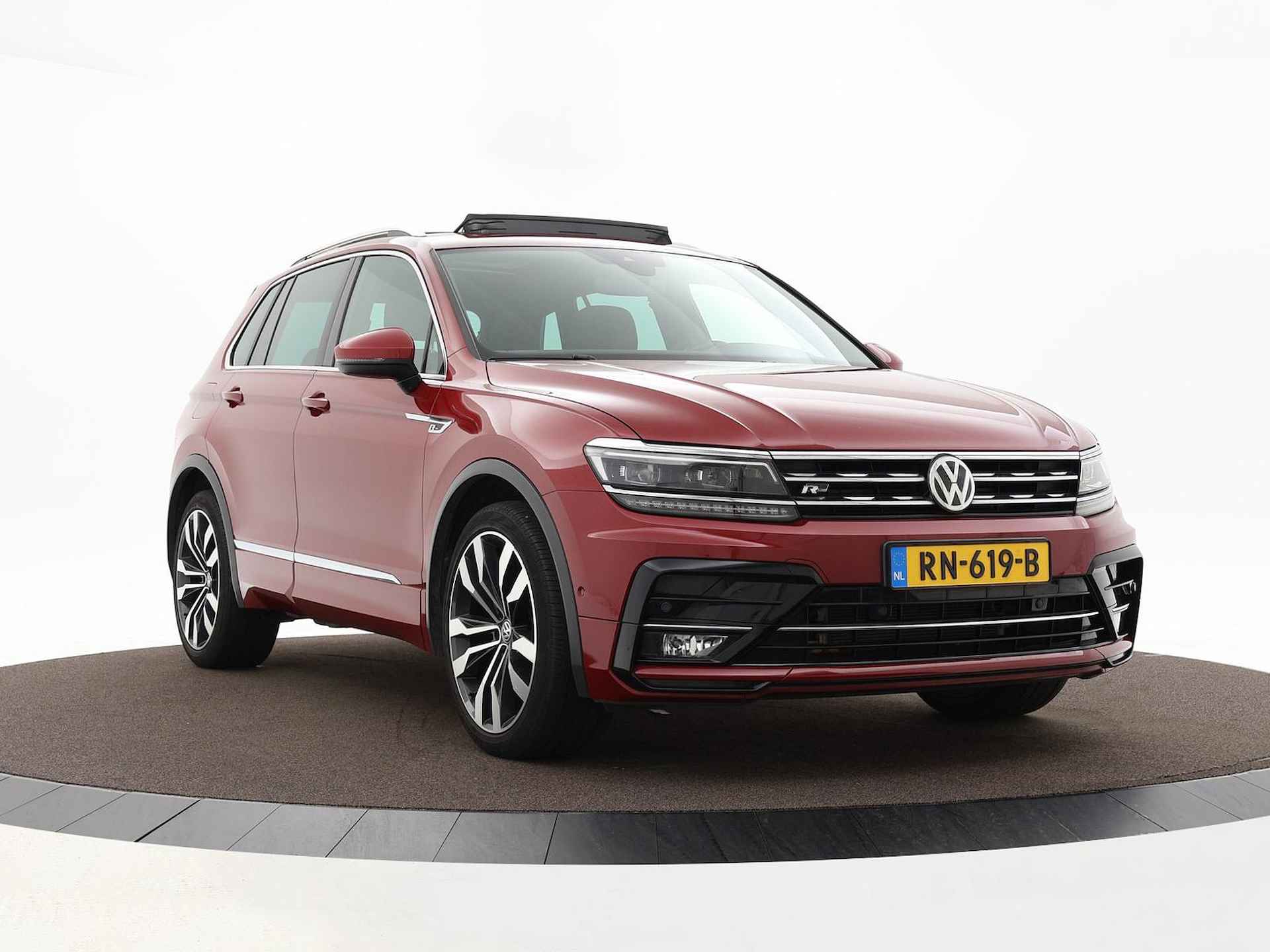 Volkswagen Tiguan 1.4 TSI 150pk DSG Highline R-line | Trekhaak | Panoramadak | Ergo-stoelen met verwarming | Achteruitrijcamera | - 31/42