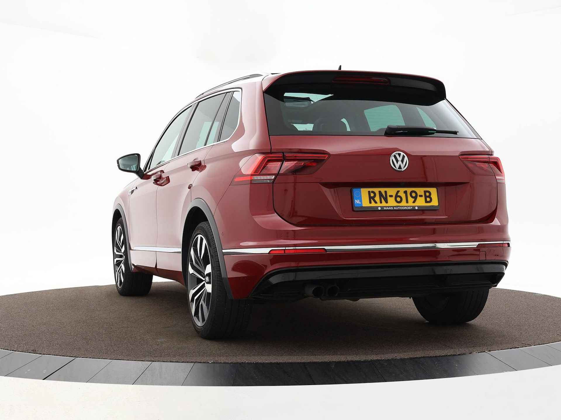 Volkswagen Tiguan 1.4 TSI 150pk DSG Highline R-line | Trekhaak | Panoramadak | Ergo-stoelen met verwarming | Achteruitrijcamera | - 34/42