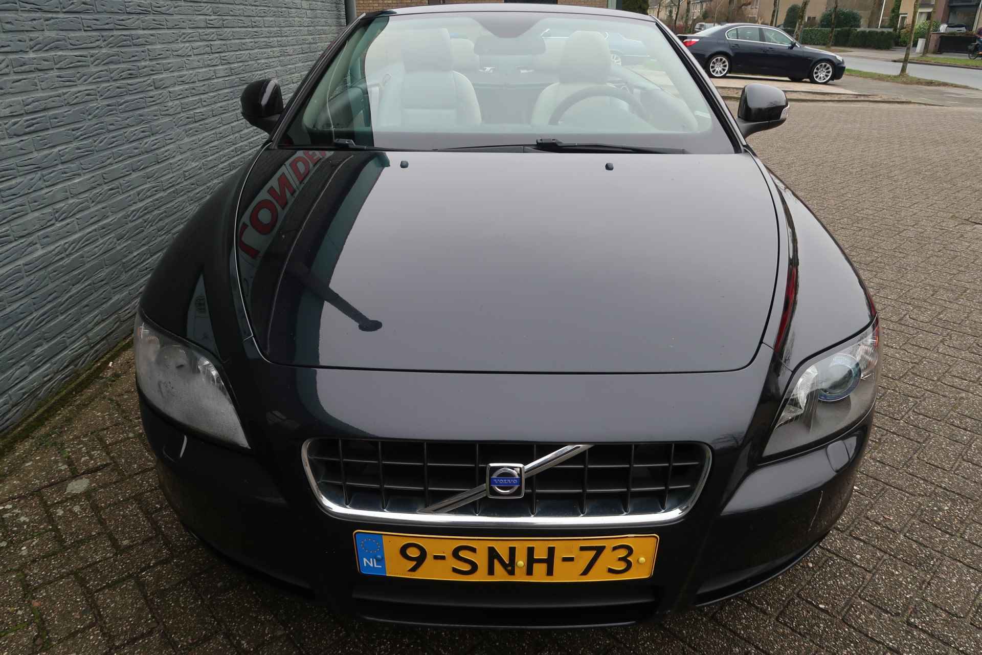 Volvo C70 Convertible 2.4 D5 Summum Zeer nette complete en goed onderhouden auto distributie vervangen - 13/33