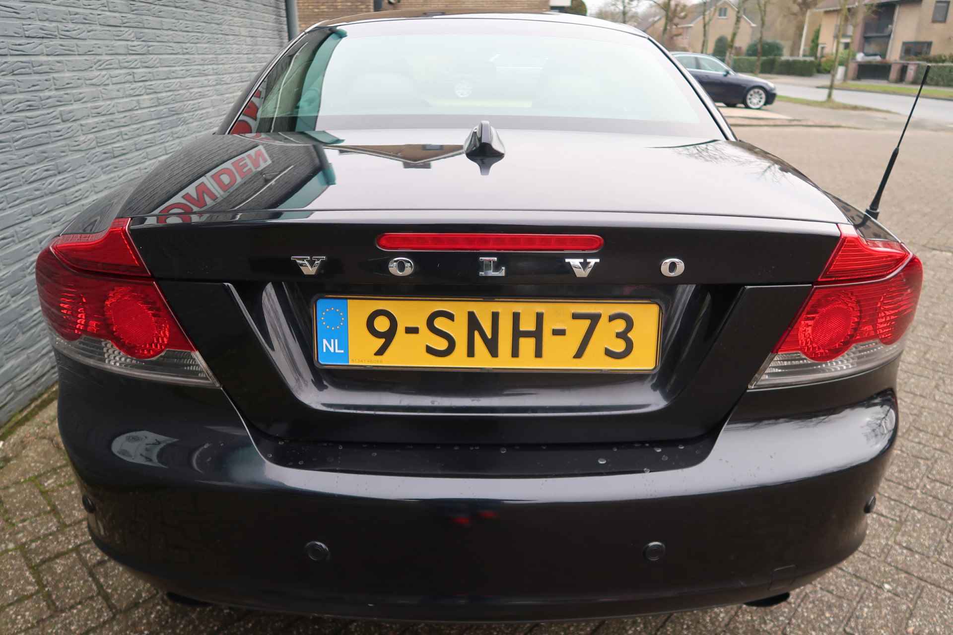 Volvo C70 Convertible 2.4 D5 Summum Zeer nette complete en goed onderhouden auto distributie vervangen - 4/33