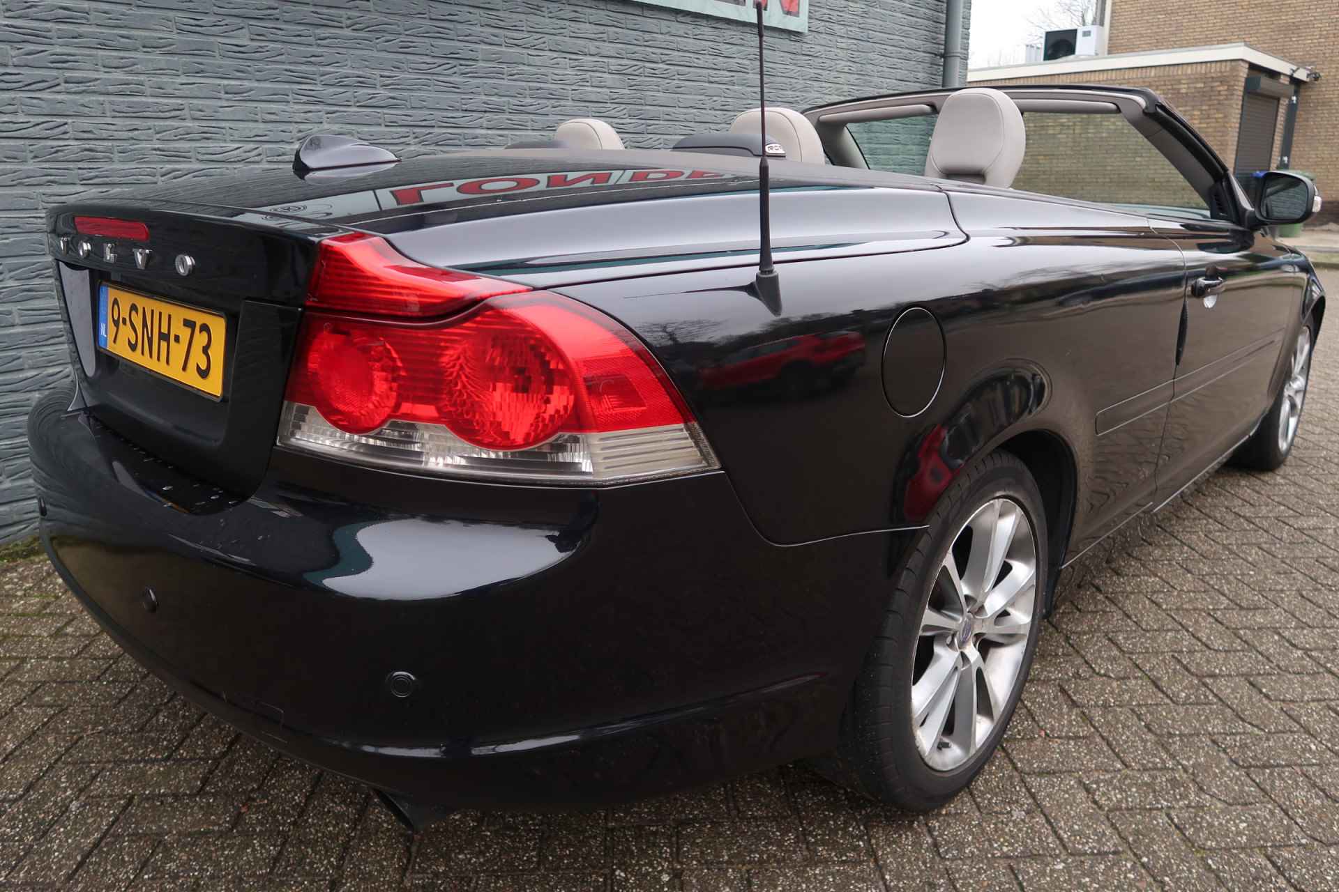 Volvo C70 Convertible 2.4 D5 Summum Zeer nette complete en goed onderhouden auto distributie vervangen - 8/33