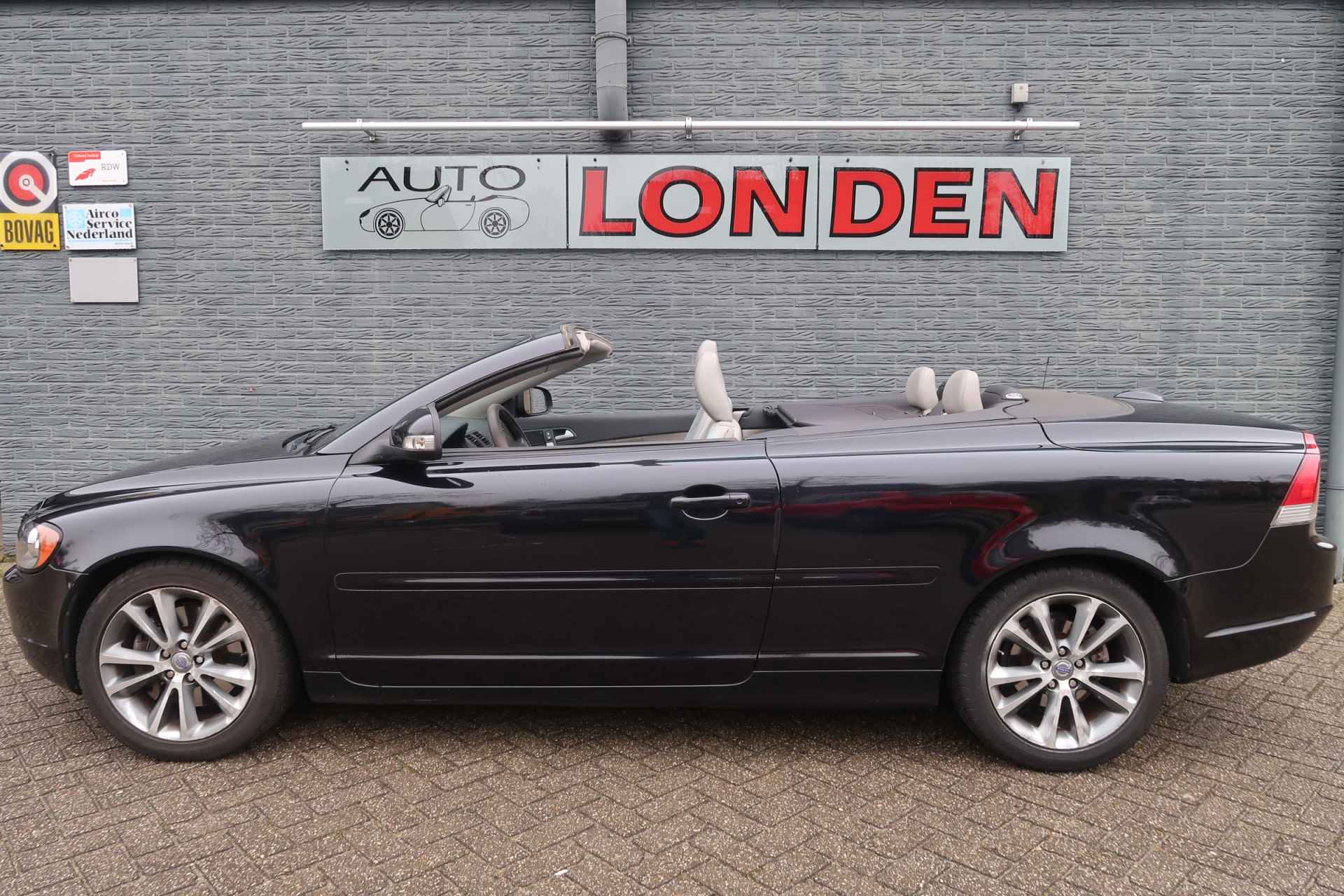 Volvo C70 Convertible 2.4 D5 Summum Zeer nette complete en goed onderhouden auto distributie vervangen - 11/33