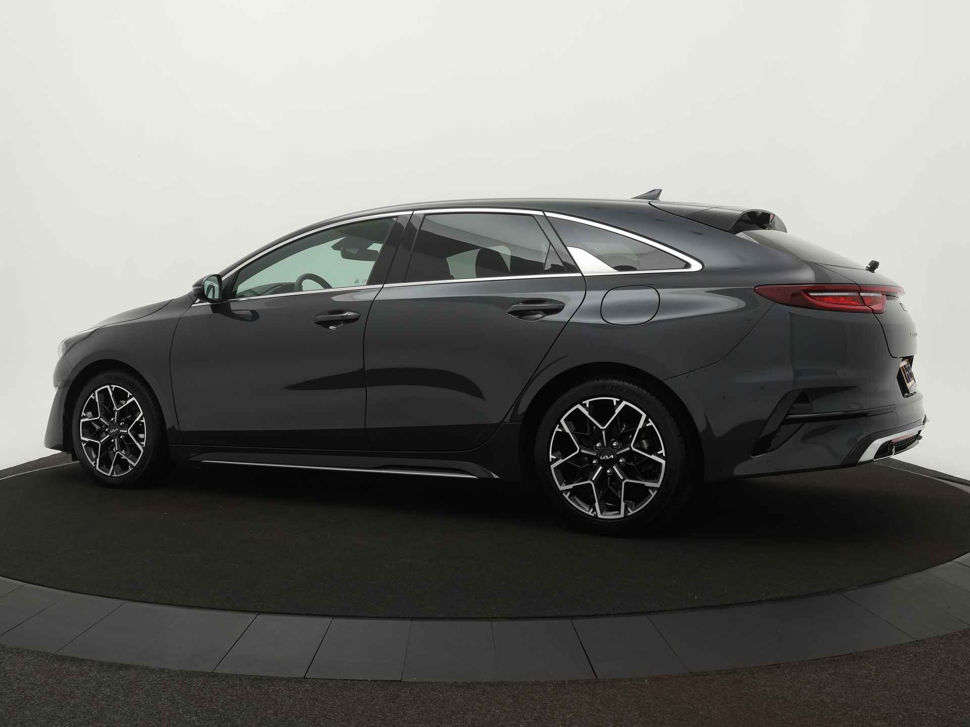 Kia ProCeed 1.5 T-GDi GT-Line Automaat - Navigatie - Cruise Control Adaptief - Climate Control - Apple CarPlay / Android Auto - Fabrieksgarantie tot 11-2029 - 5/51