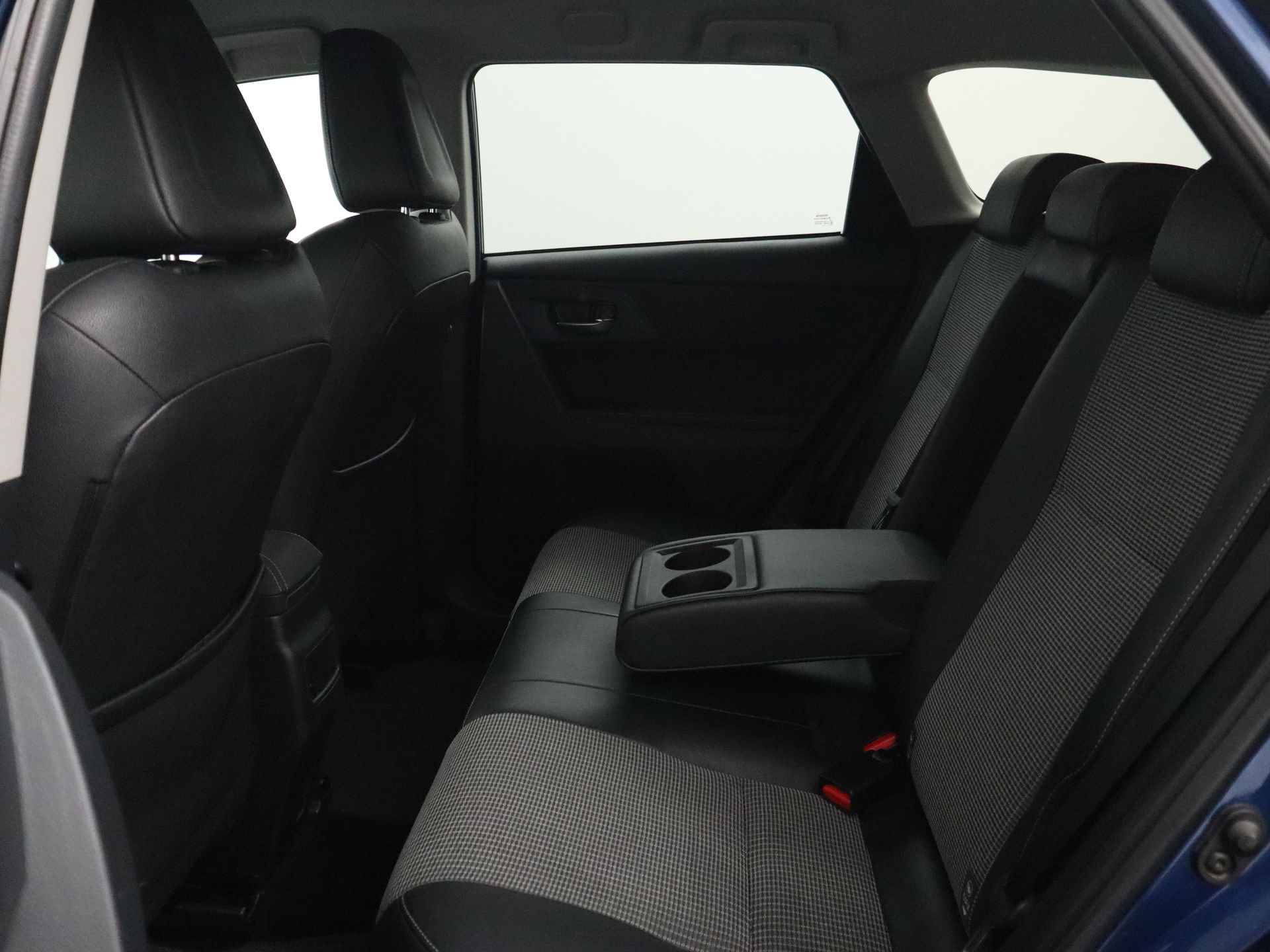Toyota Auris Touring Sports 1.8 Hybrid Executive | Dealeronderhouden | Parkeersensoren | Stoelverwarming | - 20/41