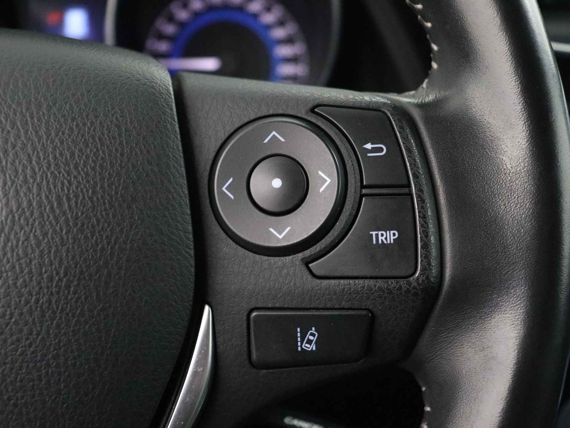 Toyota Auris Touring Sports 1.8 Hybrid Executive | Dealeronderhouden | Parkeersensoren | Stoelverwarming | - 22/41