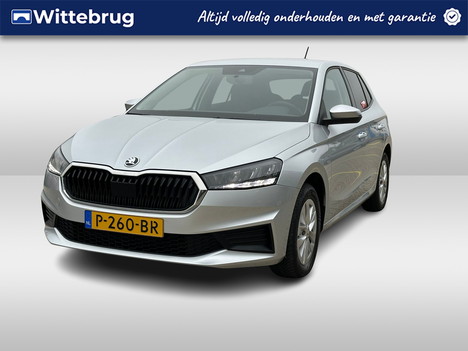 Škoda Fabia 1.0 TSI Ambition / 15" LMV / Navigatiesysteem / Parkeersensoren Achter / LED P4