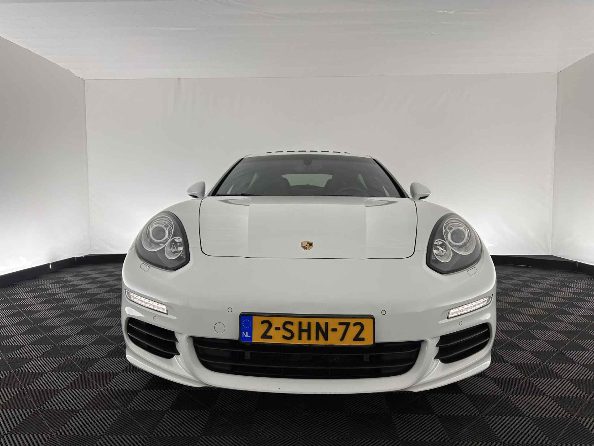 Porsche Panamera 3.0 S E-Hybrid *CERAMIC-BRAKES | PANO | SPORT-CHRONO-PACK | FULL-LEATHER | BOSE-SOUND | XENON | MEMORY-PACK | SPORT-SEATS | CAMERA | AIR-SUSPENSION | SPORT-PADDLES | NAVI-FULLMAP | KEYLESS | 20''ALU* - 2/31