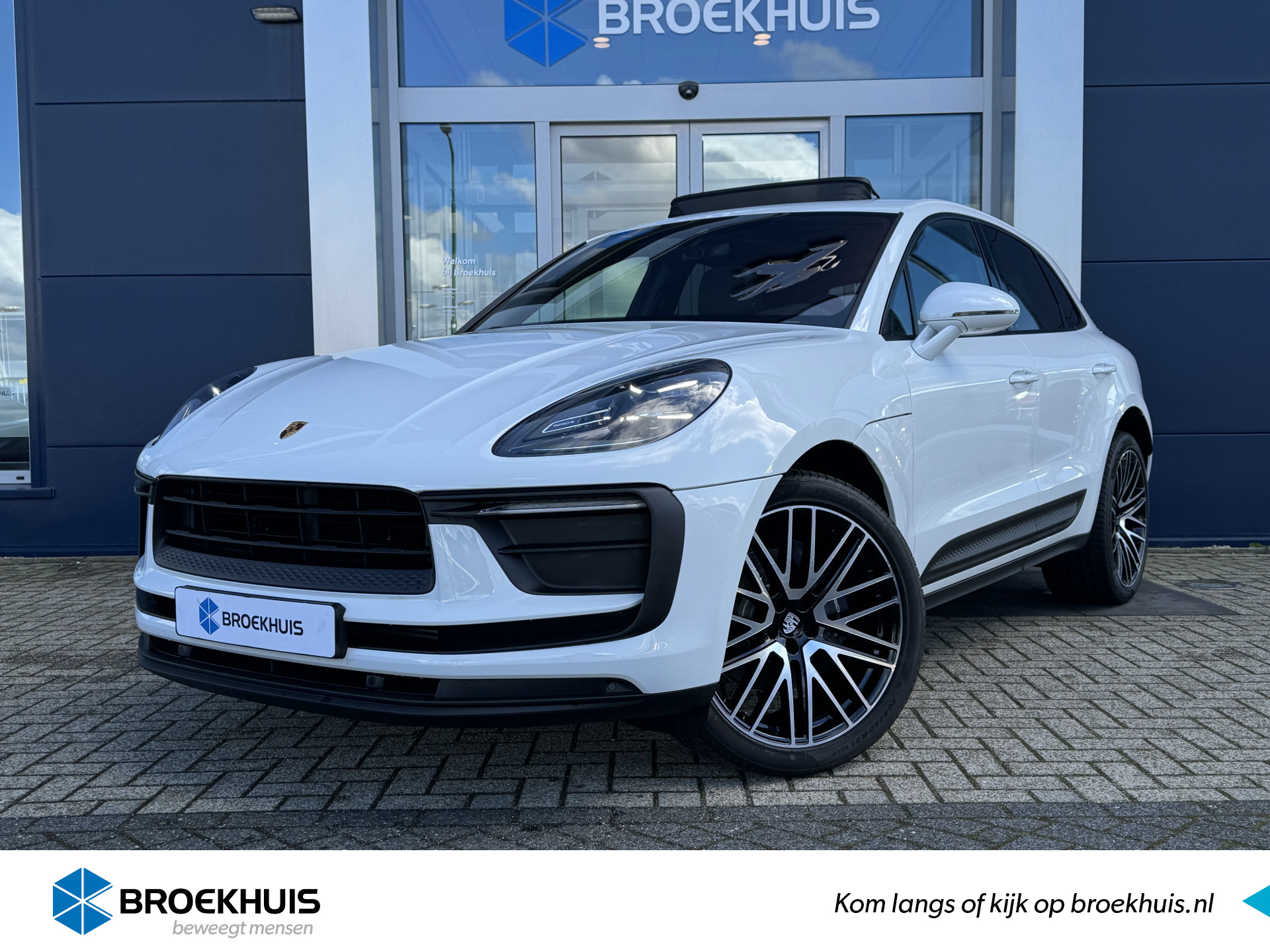 Porsche Macan 2.0 T | Schuif/kantel dak | Camera | PDC V/A | Stoelverwarming V/A | Leder | Elektr. stoelen + Memory