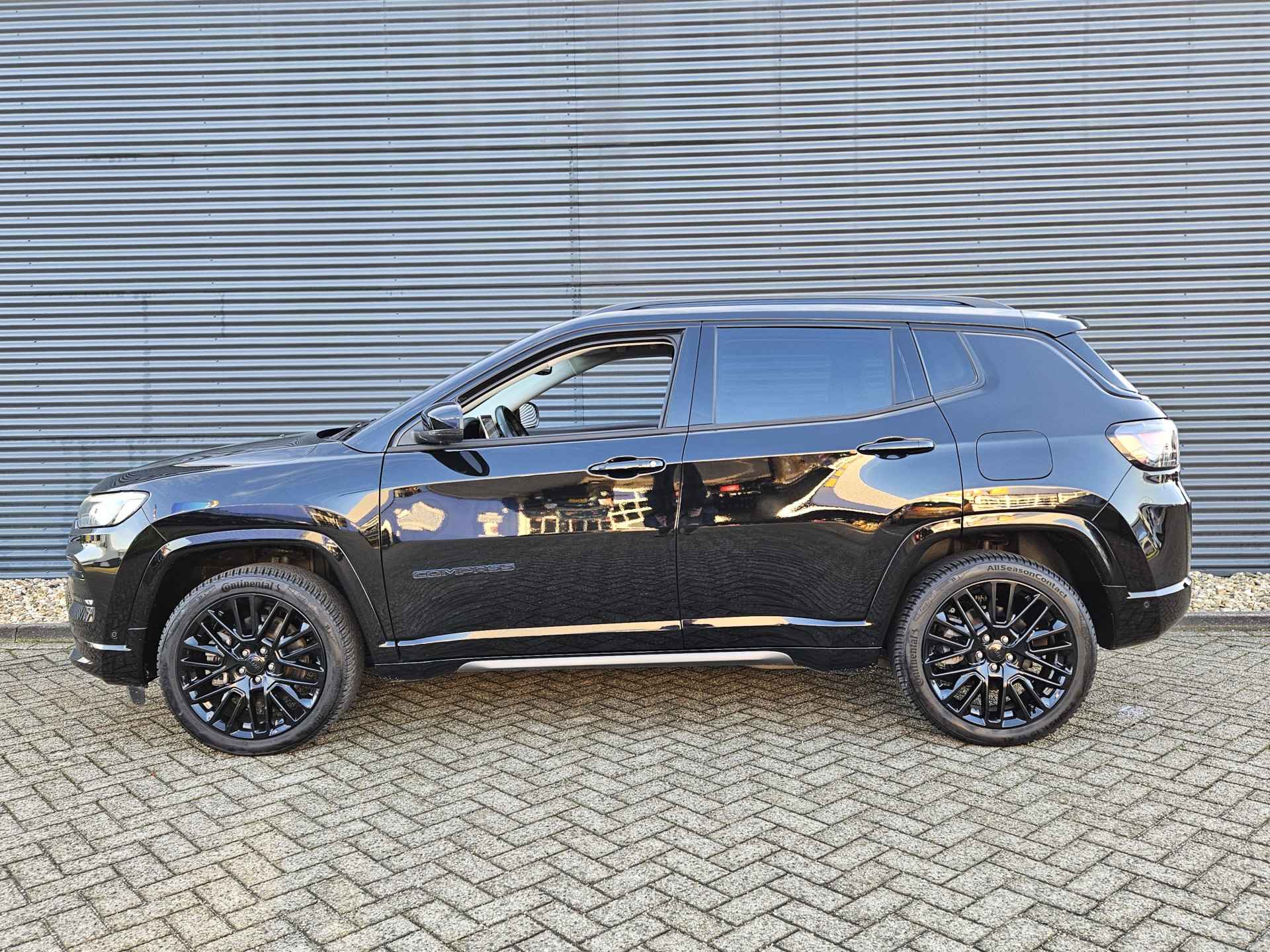 Jeep Compass 4xe 240 Plug-in Hybrid Electric S Alpine Soundsystem | 360 View Camera | Leder ! Black Pack ! Supercomplete Uitvoering !! - 4/49