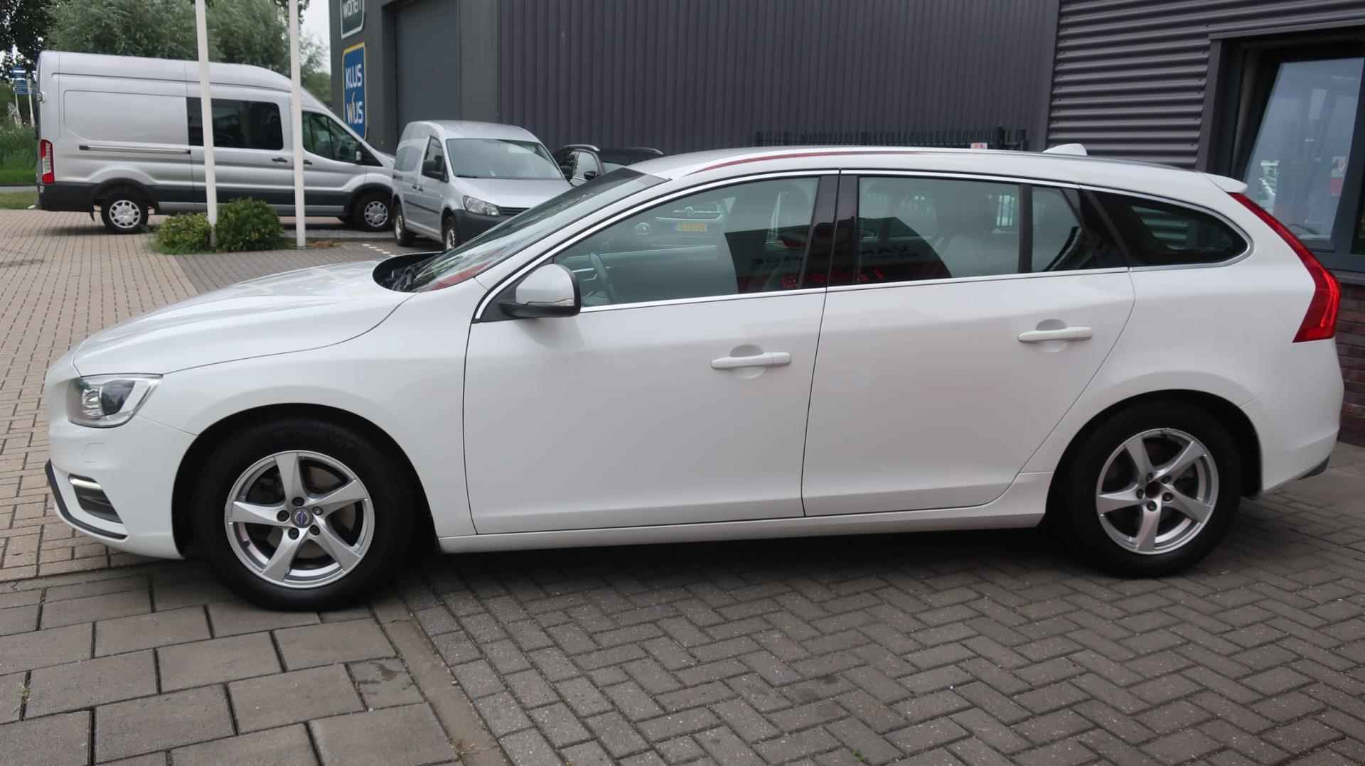 Volvo V60 2.0 T3 Nordic+ - 7/28