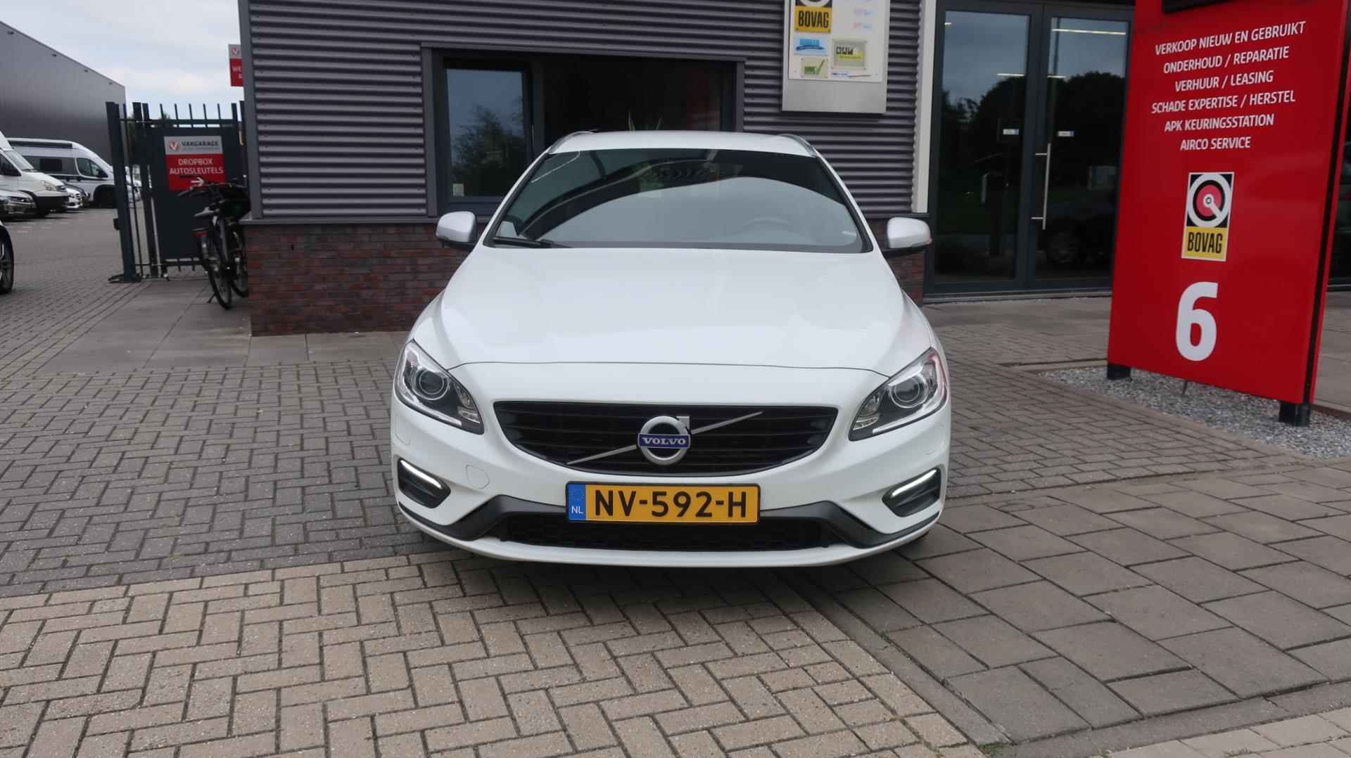 Volvo V60 2.0 T3 Nordic+ - 9/28