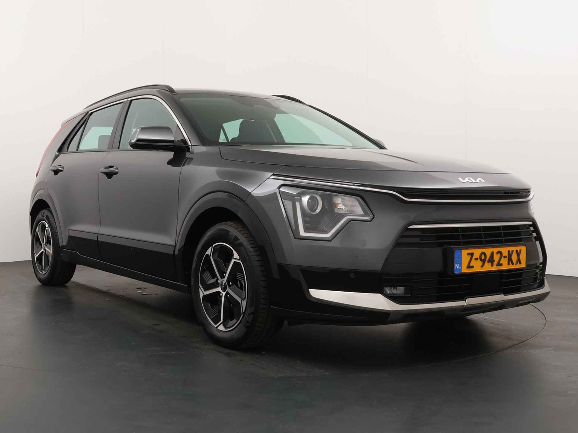 Kia Niro 1.6 GDi Hybrid DynamicLine - Navigatie - Climate Control - Adaptieve Cruise Control - Fabrieksgarantie tot 05-2031 - 12/45