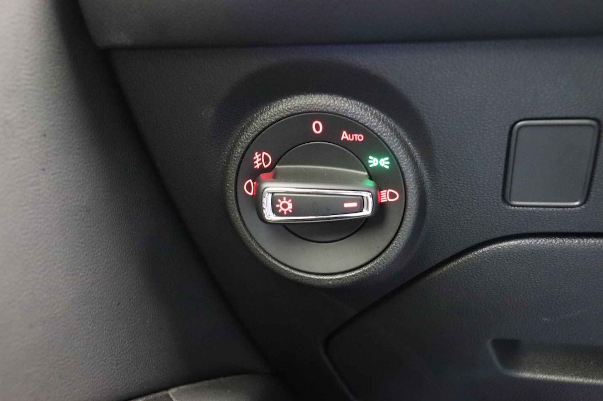 SEAT Leon 1.5 TSI FR Business Intense Automaat - Digital Cockpit, half lee - 23/29