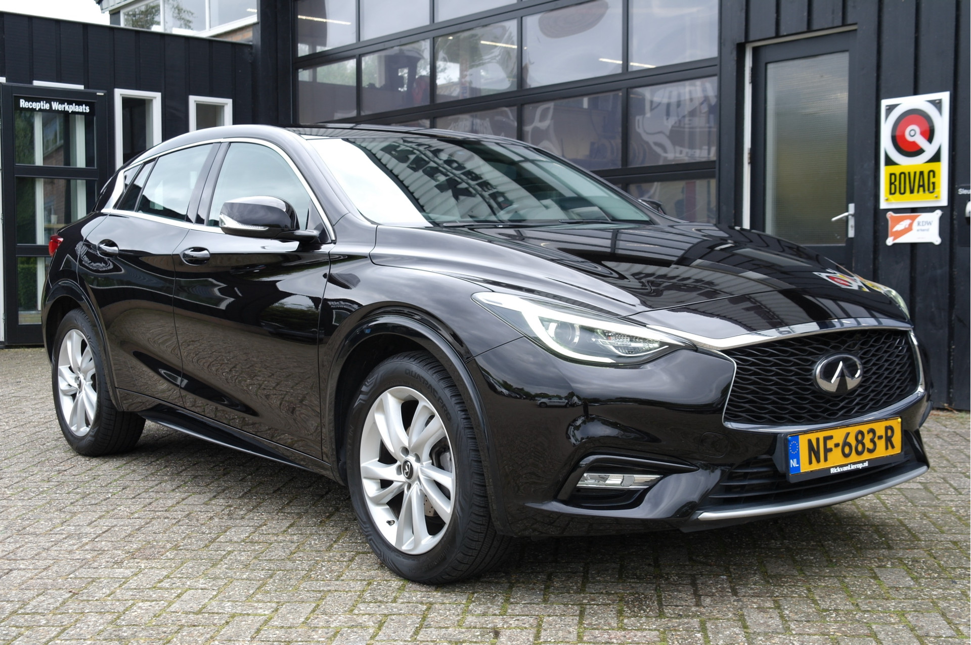 Infiniti Q30 1.6T 157PK Business Executive Automaat | NL-Auto | Cruise | Navi | Clima