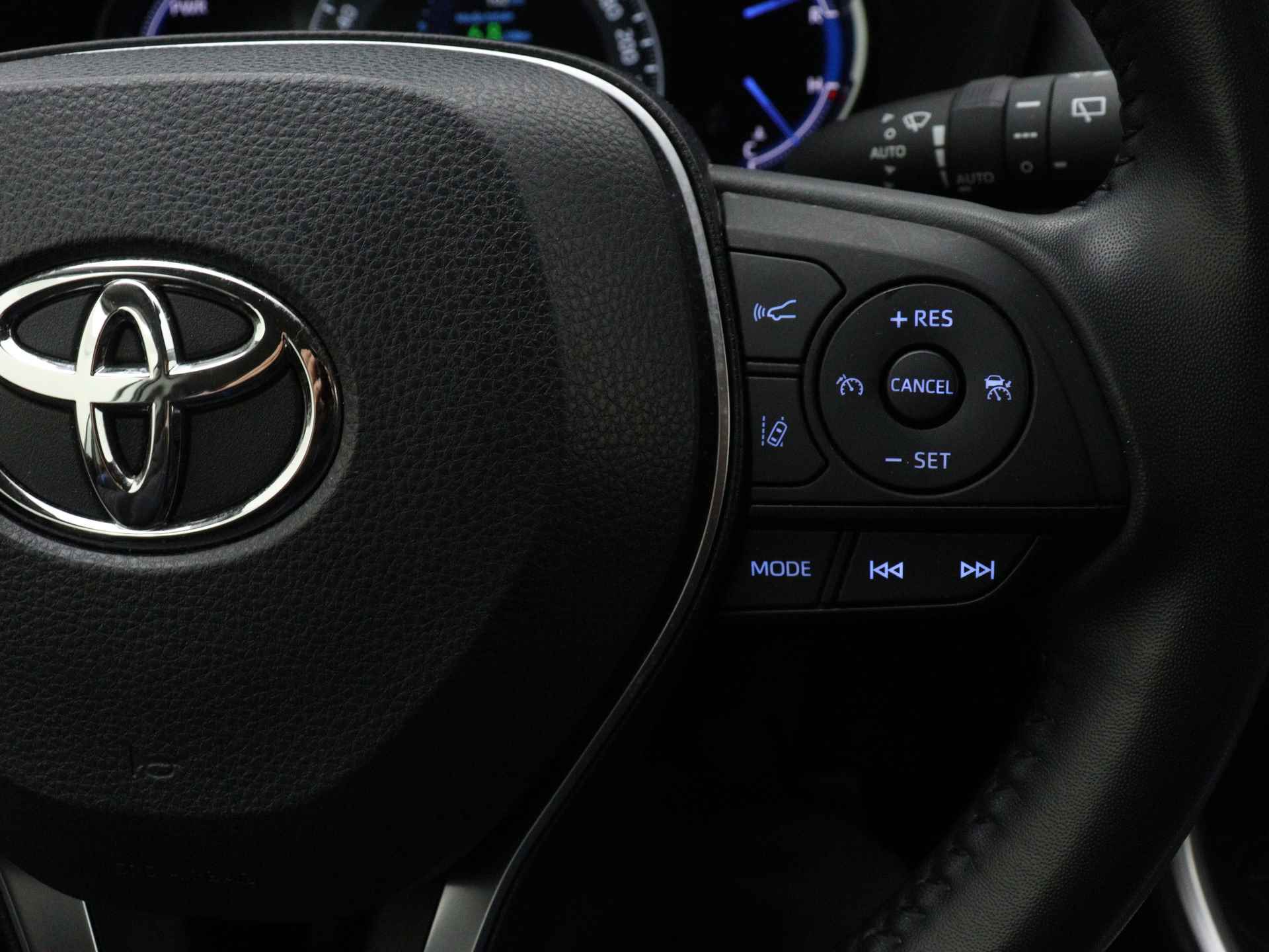 Toyota RAV4 Dynamic Limited | Navigatie | Camera | Elektrische achterklep | Climate Control | Parkeersensoren achter | Cruise Control Adaptief | - 23/44