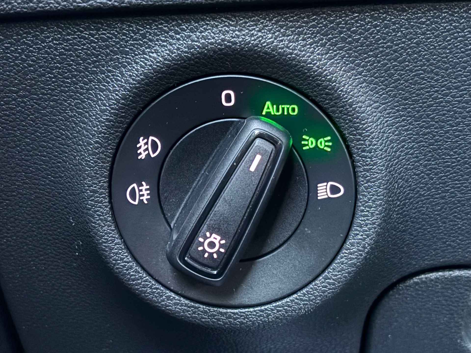 Škoda Karoq 1.5 TSI 150 pk ACT Style 7-DSG | Navi by app | Stoelverwarming | Cruise control | - 20/32