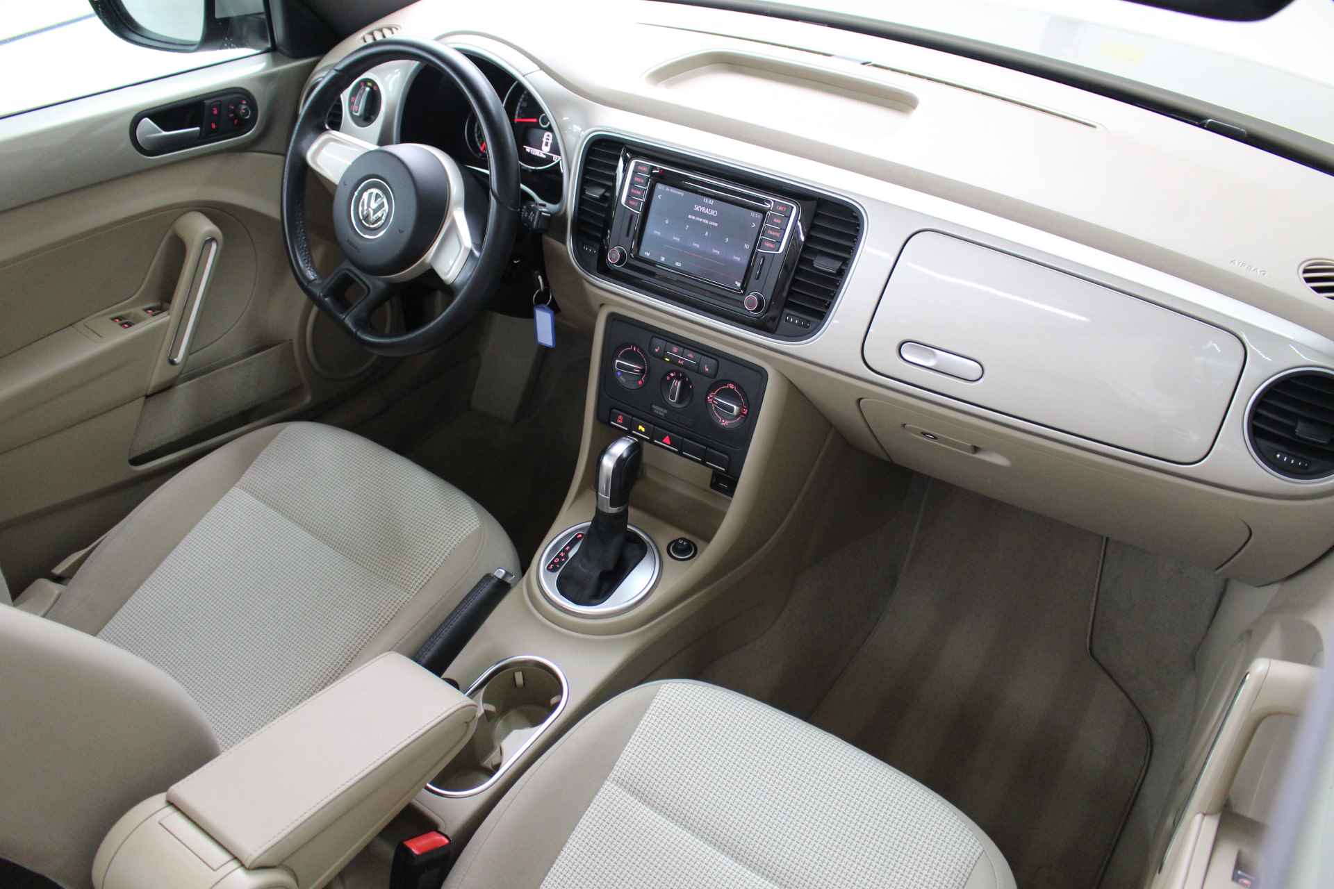 Volkswagen Beetle Cabriolet 1.2 TSI DSG BlueMotion Navigatie | Stoelverwarming | Cruise Control | - 6/25