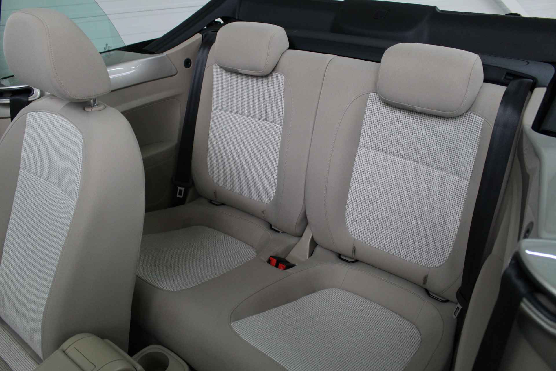 Volkswagen Beetle Cabriolet 1.2 TSI DSG BlueMotion Navigatie | Stoelverwarming | Cruise Control | - 9/25