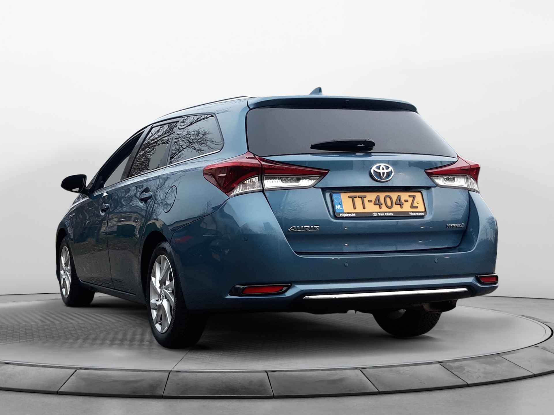 Toyota Auris Touring Sports 1.8 Hybrid Dynamic Ultimate 1e-Eig. Keurig-Onderh. BOVAG-Garantie. NL-AUTO.  Achteruitrijcamera, navigatie, Parkeer-Sensoren-V+A, Verwarmde-Voorstoelen, Keyless-Entry, Dab, Privacy-Glas - 13/35