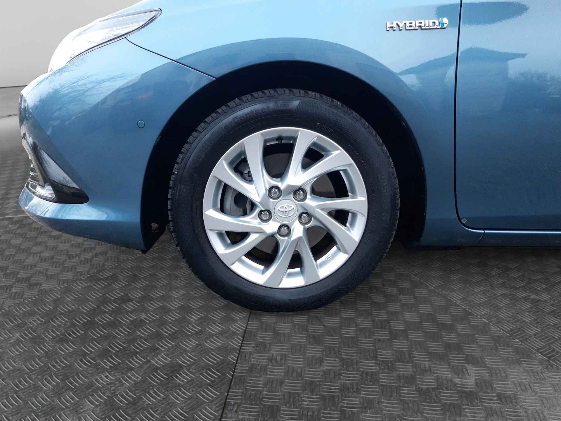 Toyota Auris Touring Sports 1.8 Hybrid Dynamic Ultimate 1e-Eig. Keurig-Onderh. BOVAG-Garantie. NL-AUTO.  Achteruitrijcamera, navigatie, Parkeer-Sensoren-V+A, Verwarmde-Voorstoelen, Keyless-Entry, Dab, Privacy-Glas - 19/35