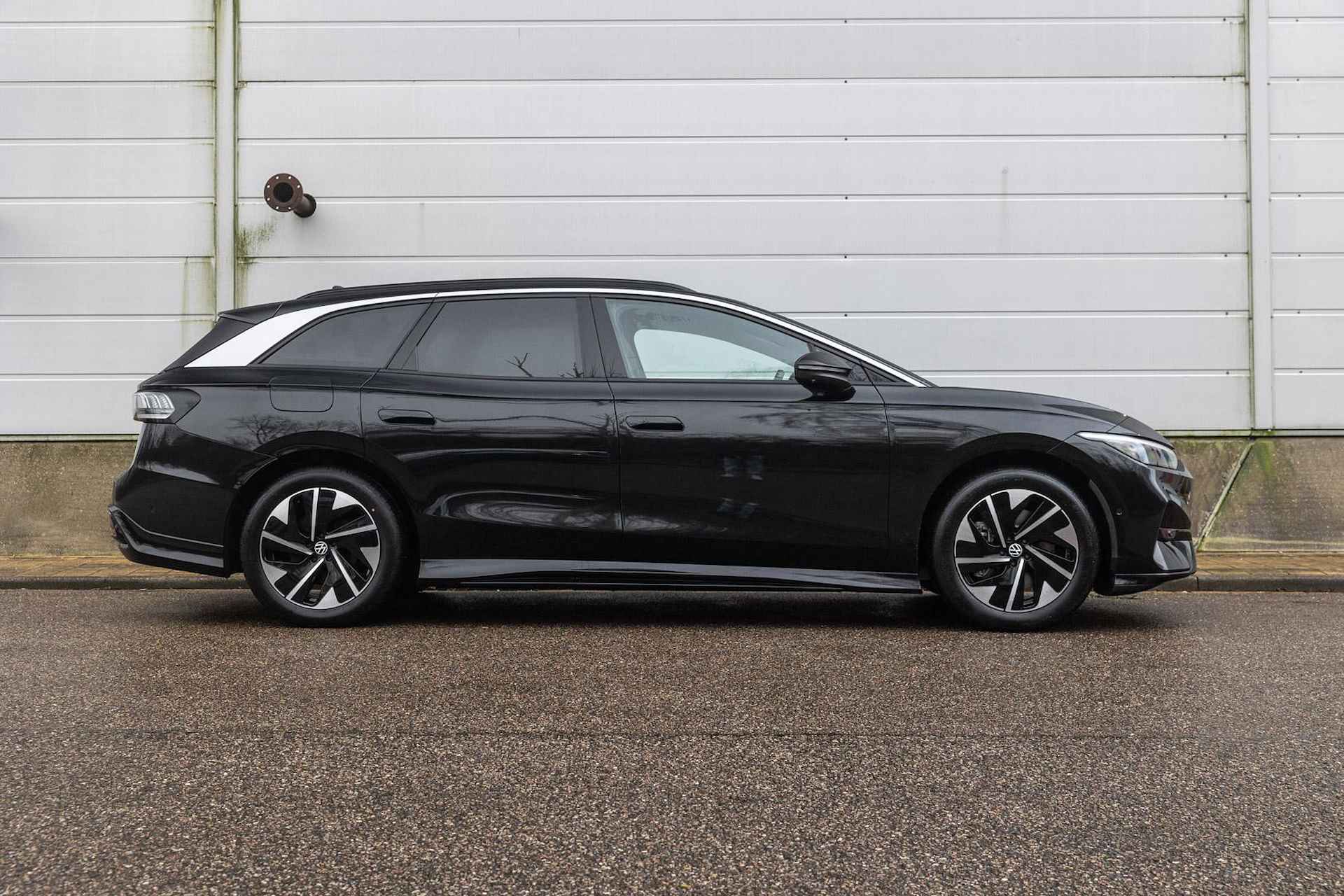 Volkswagen ID.7 Tourer 286pk Pro Business 77 kWh | 19" Velgen | Achterbank Verwarmd - 3/51