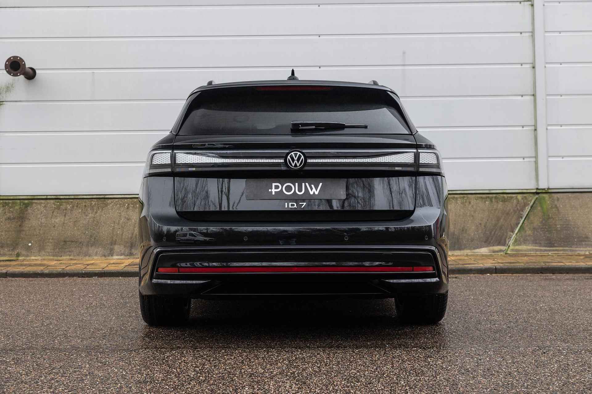 Volkswagen ID.7 Tourer 286pk Pro Business 77 kWh | 19" Velgen | Achterbank Verwarmd - 9/51