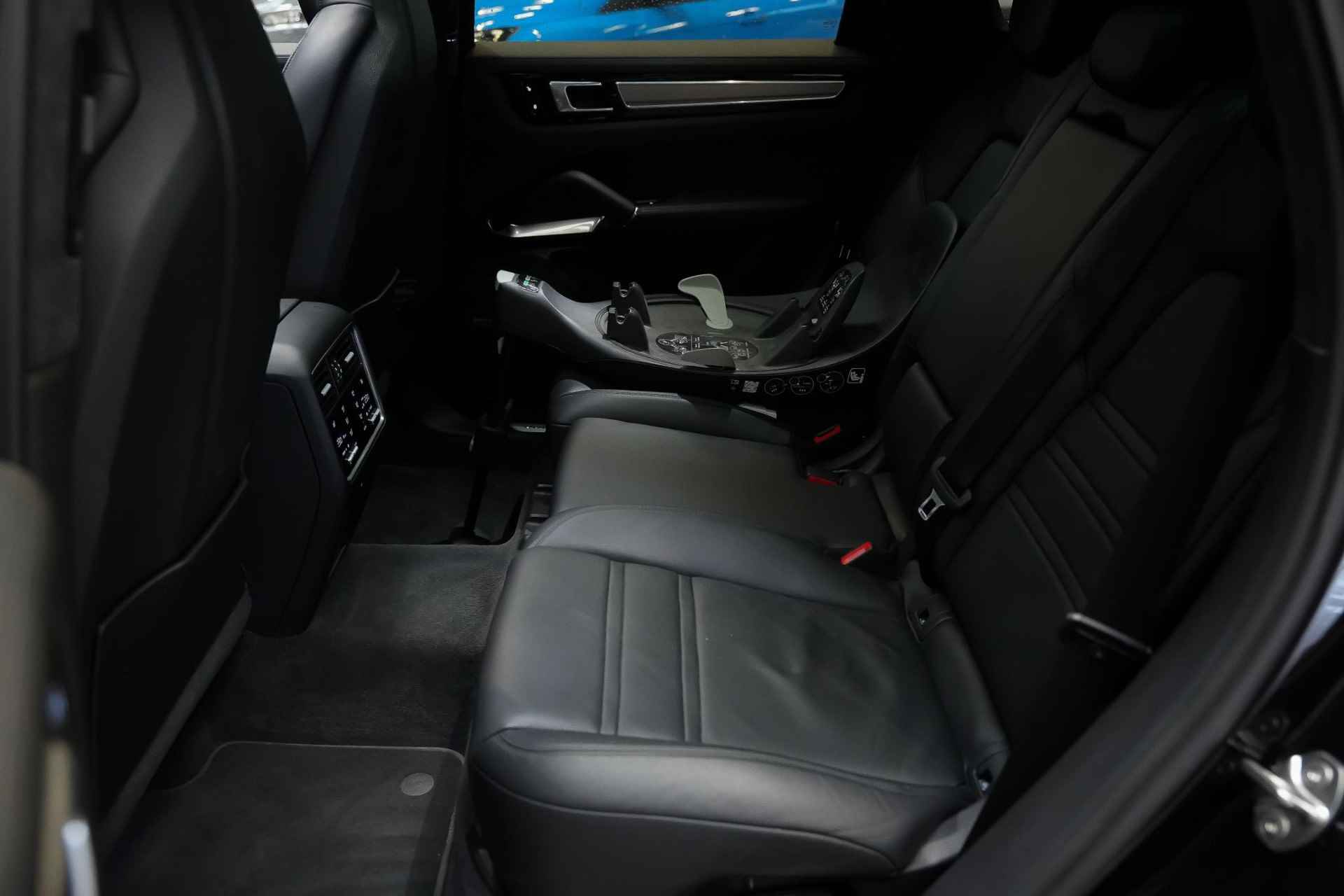 Porsche Cayenne 4.0 550pk Turbo |Approved garantie|Nederlandse auto|23 inch|luchtvering|panoramadak|Bose|matrix-LED|Apple Carplay & Android Auto|meesturende achteras|18-voudige stoelen| - 34/52