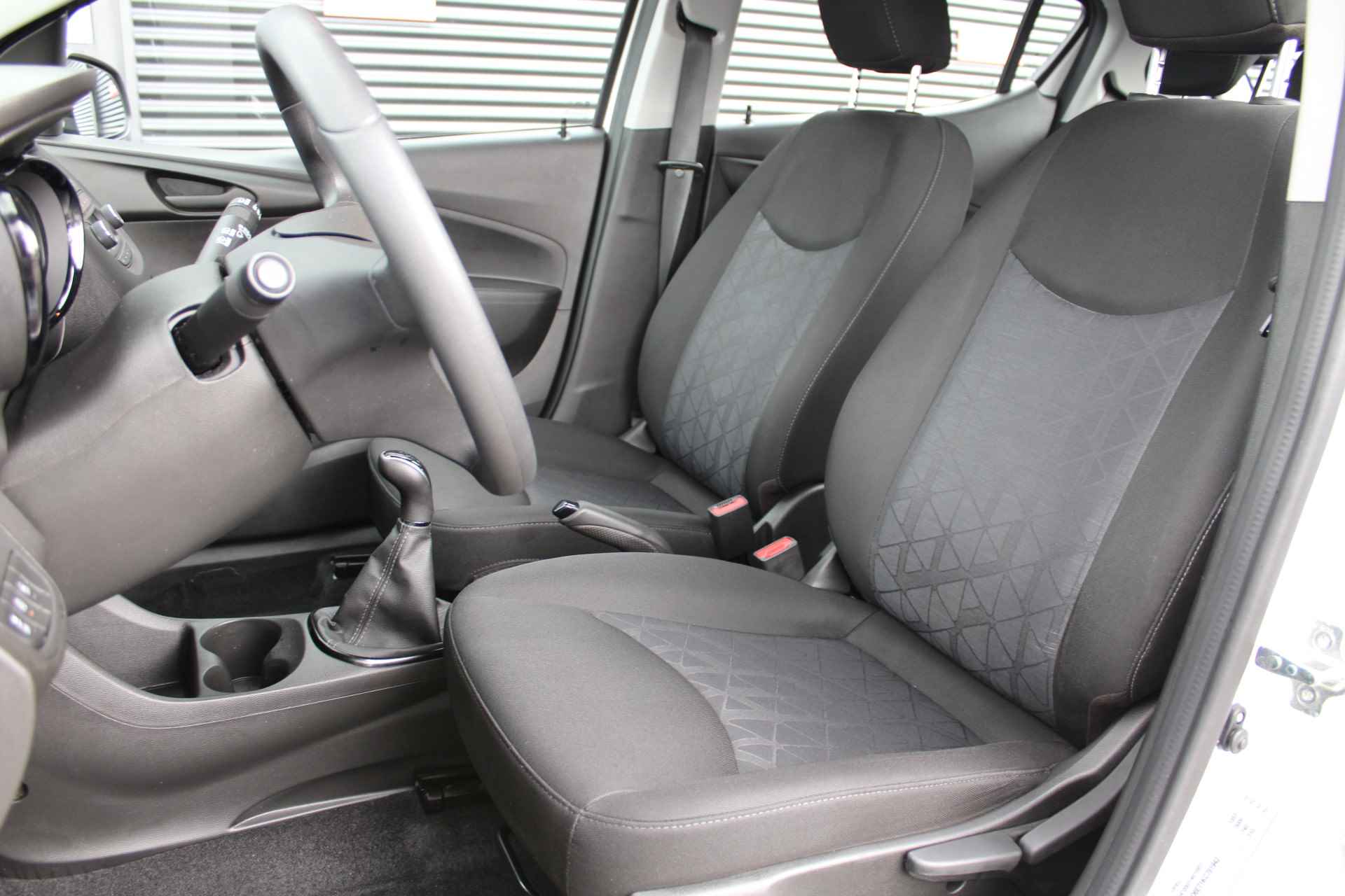 Opel KARL 1.0 ecoFLEX 120 Jaar Edition / Bluetooth Telefoon / Cruise Control / Airco / "Vraag een vrijblijvende offerte aan!" - 9/24