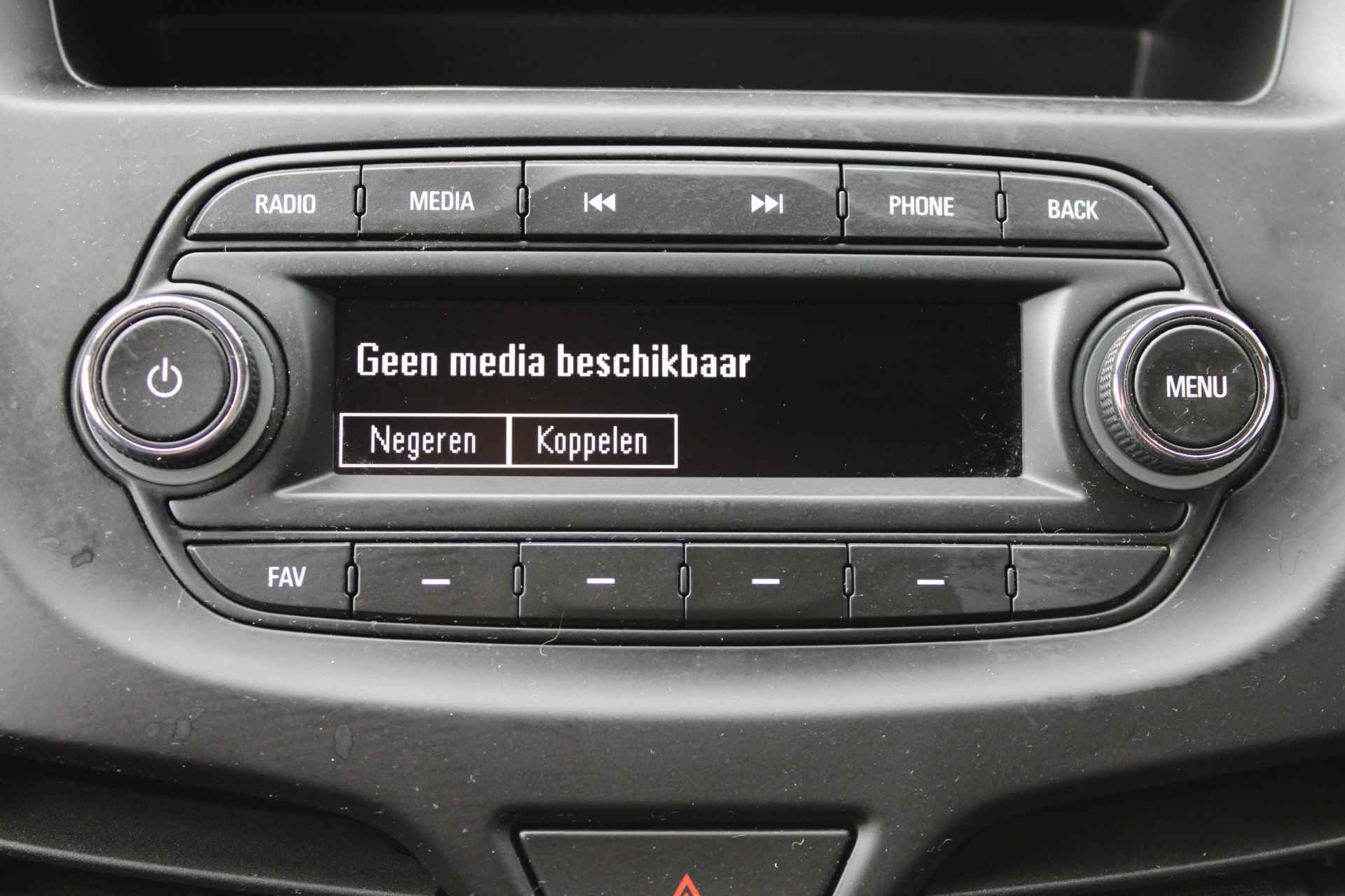 Opel KARL 1.0 ecoFLEX 120 Jaar Edition / Bluetooth Telefoon / Cruise Control / Airco / "Vraag een vrijblijvende offerte aan!" - 18/24