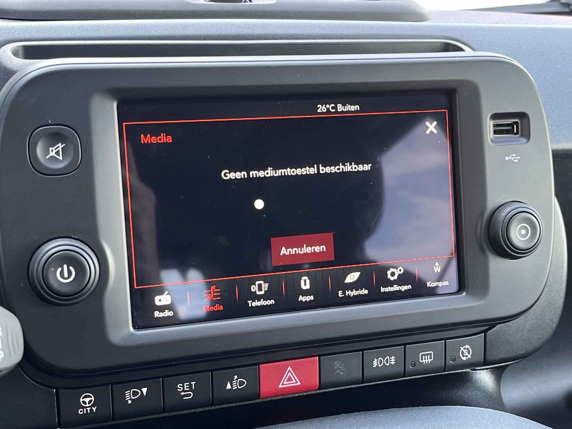 Fiat Panda 1.0 Hybrid Cross / Navigatie D.M.V. Apple carplay & Android auto / Climate control / Parkeersensoren achter / Elektrische ramen voor / - 14/47