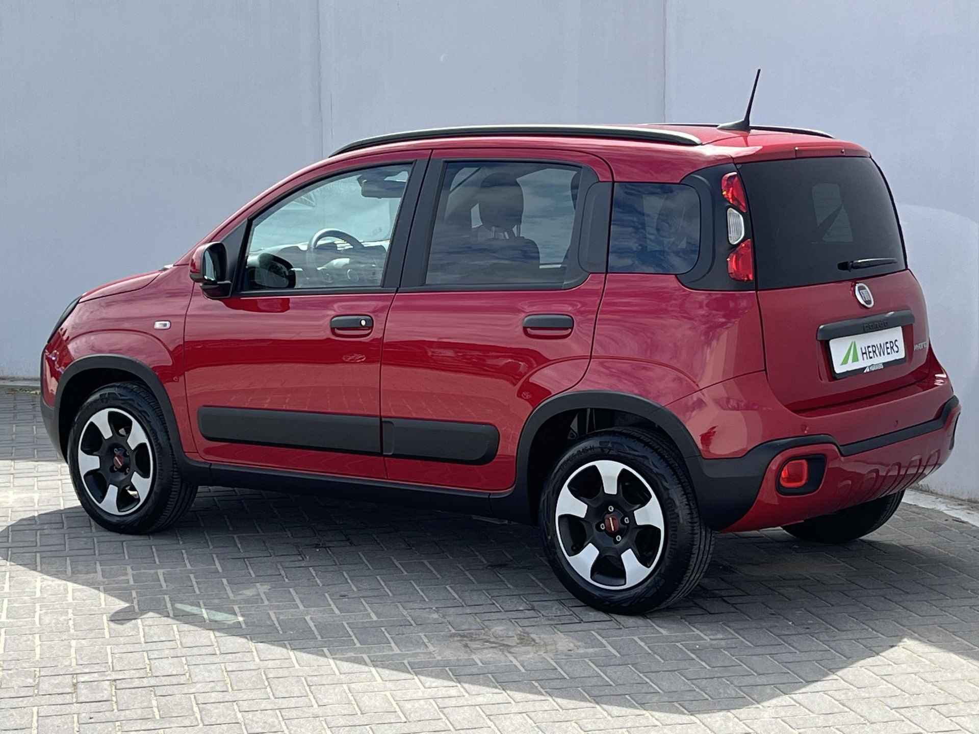 Fiat Panda 1.0 Hybrid Cross / Navigatie D.M.V. Apple carplay & Android auto / Climate control / Parkeersensoren achter / Elektrische ramen voor / - 20/47