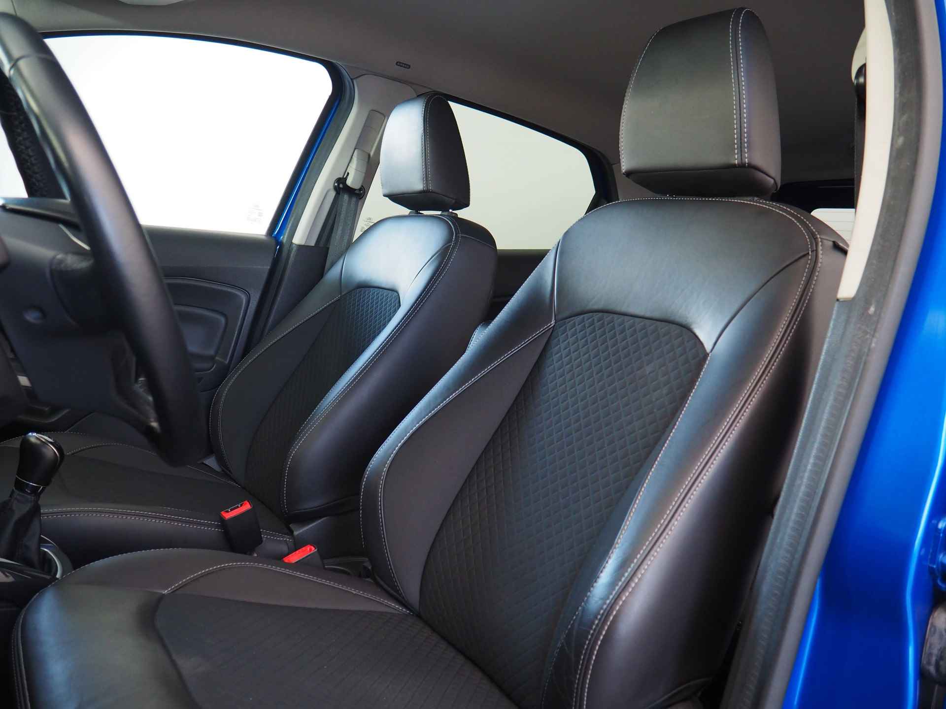 Ford EcoSport 1.0 EcoBoost Titanium S | Navigatie | Stoelverwarming | Cruise Control | Bluetooth | Airco | Parkeersensoren achter | - 13/21