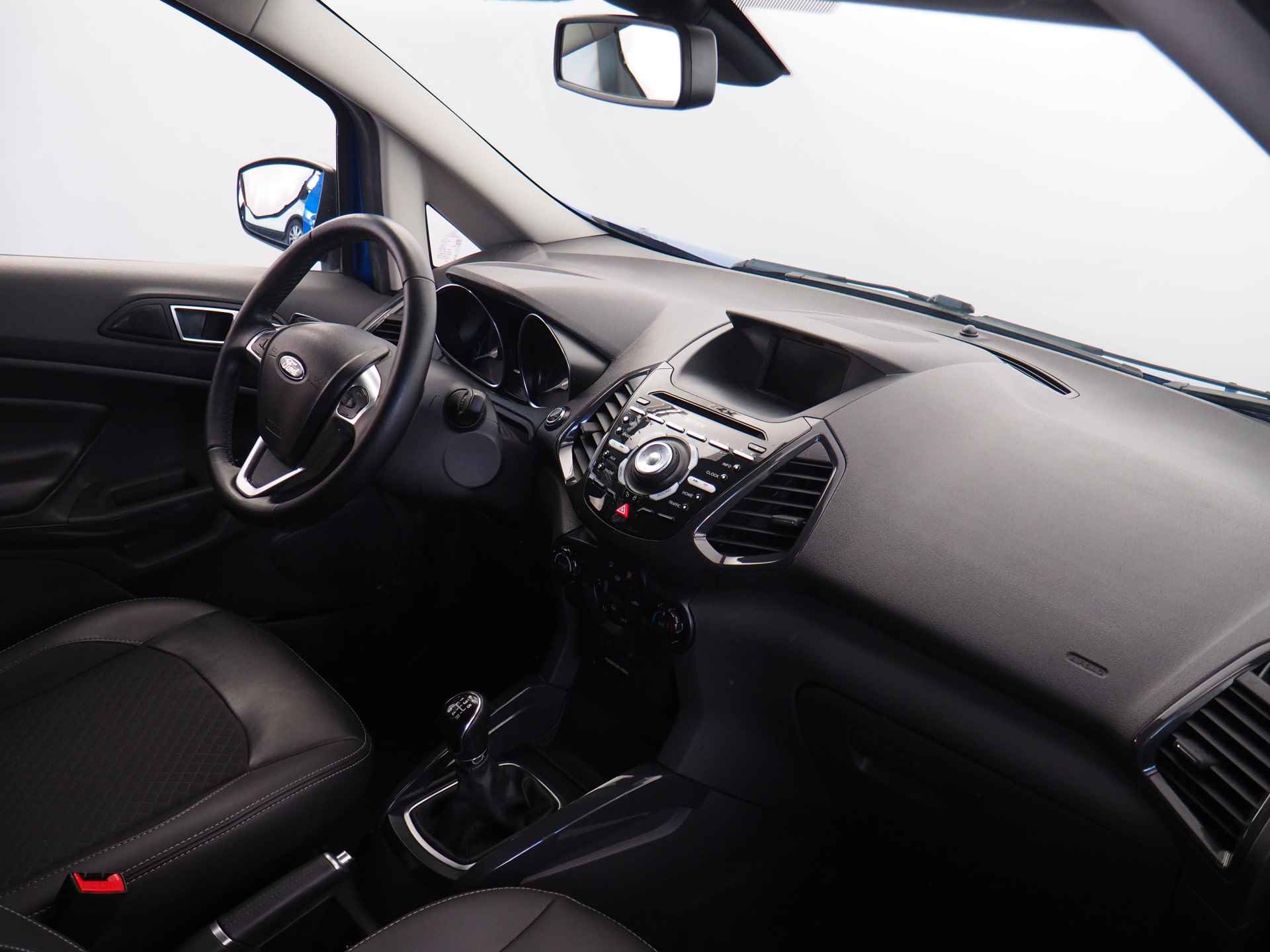 Ford EcoSport 1.0 EcoBoost Titanium S | Navigatie | Stoelverwarming | Cruise Control | Bluetooth | Airco | Parkeersensoren achter | - 14/21