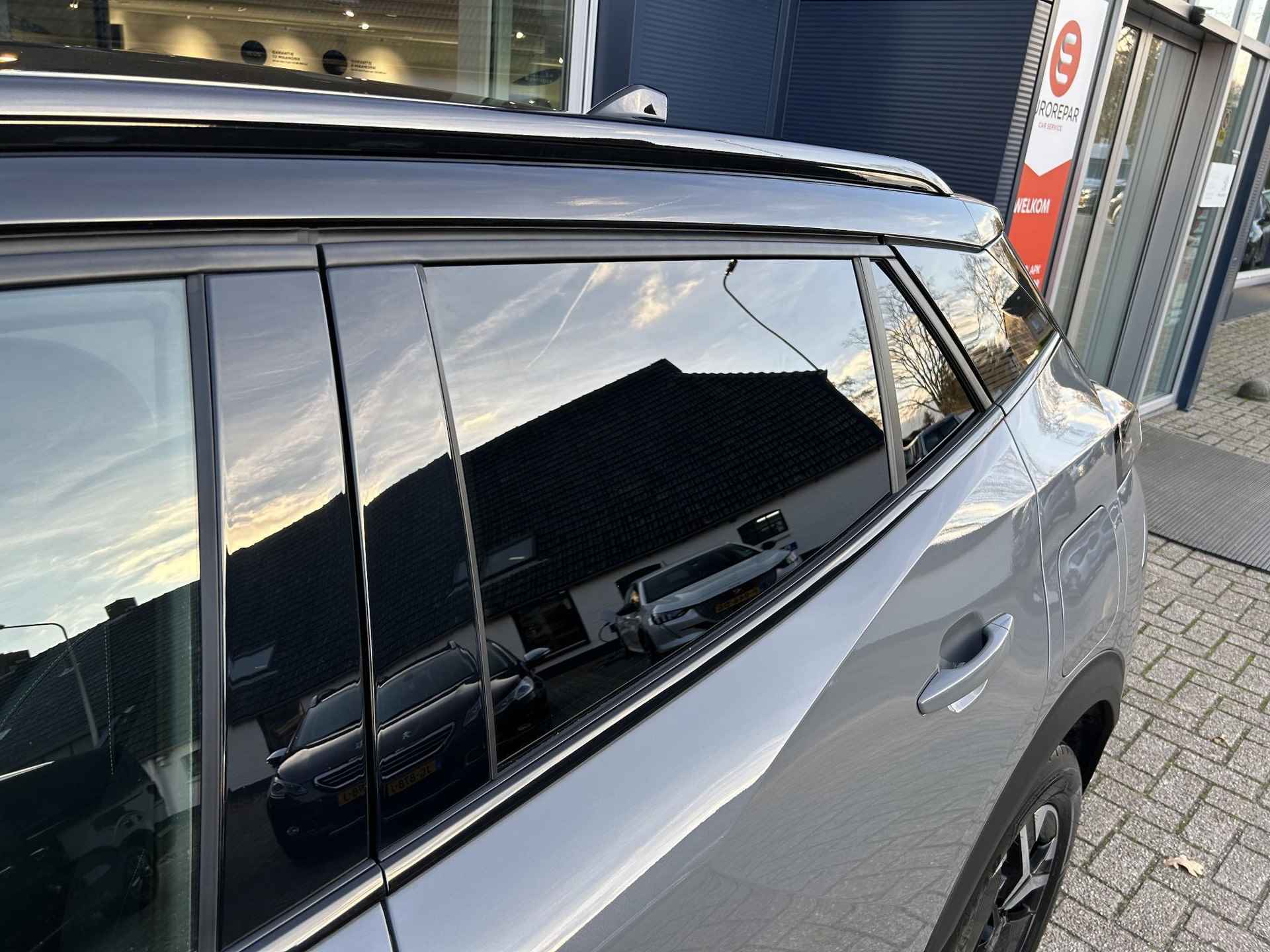 Peugeot 2008 1.2 Turbo 130 PK GT | € 10.000 Demo Korting! | Automaat | Alcantara Bekleding | Stoelverwarming & Massage | Navigatie | 360 Graden Camera | Keyless Entry | Full LED Verlichting | Zwart Dak - 44/60