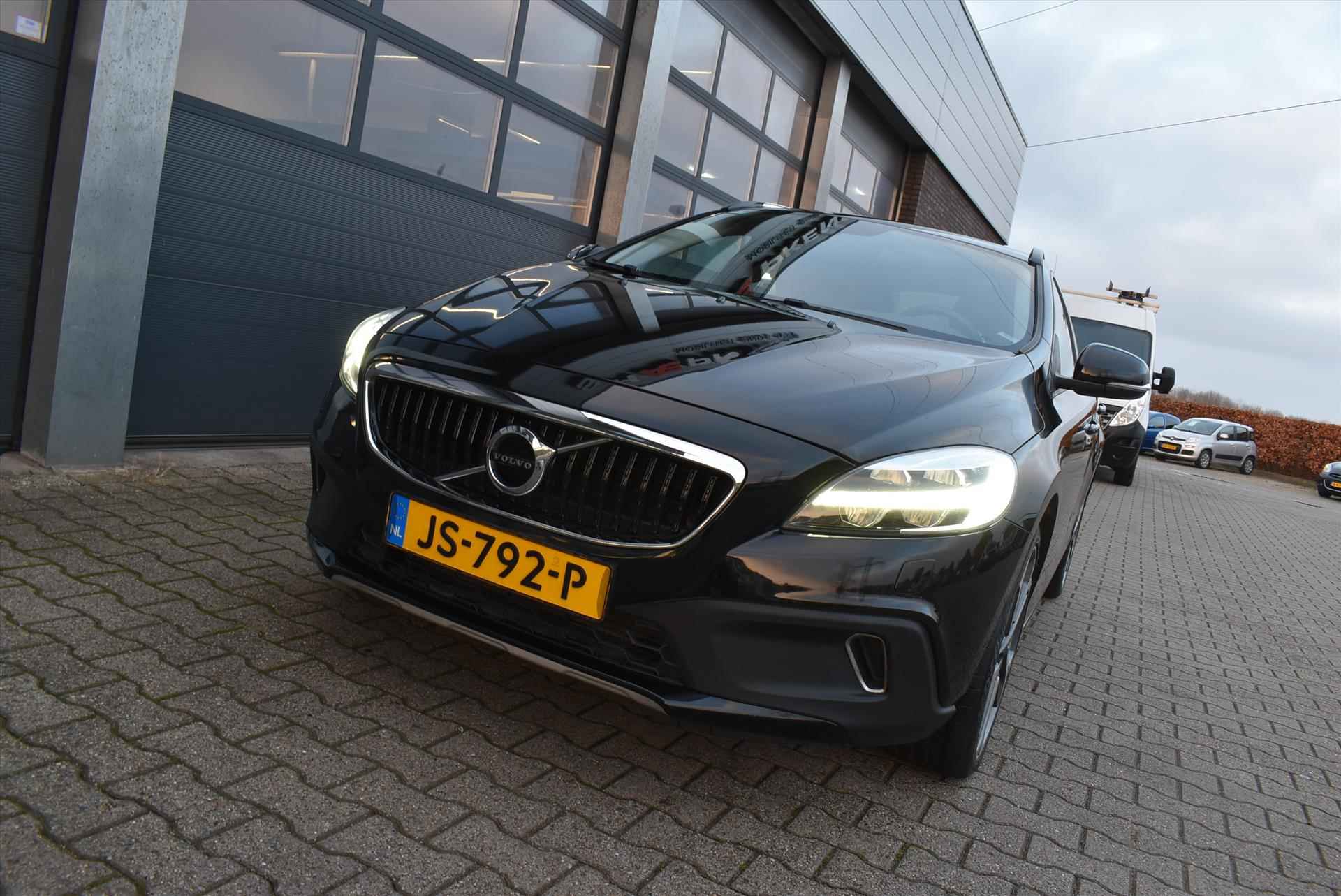 VOLVO V40 Cross Country 1.5 T3 152pk Geartronic Nordic+ - 13/36