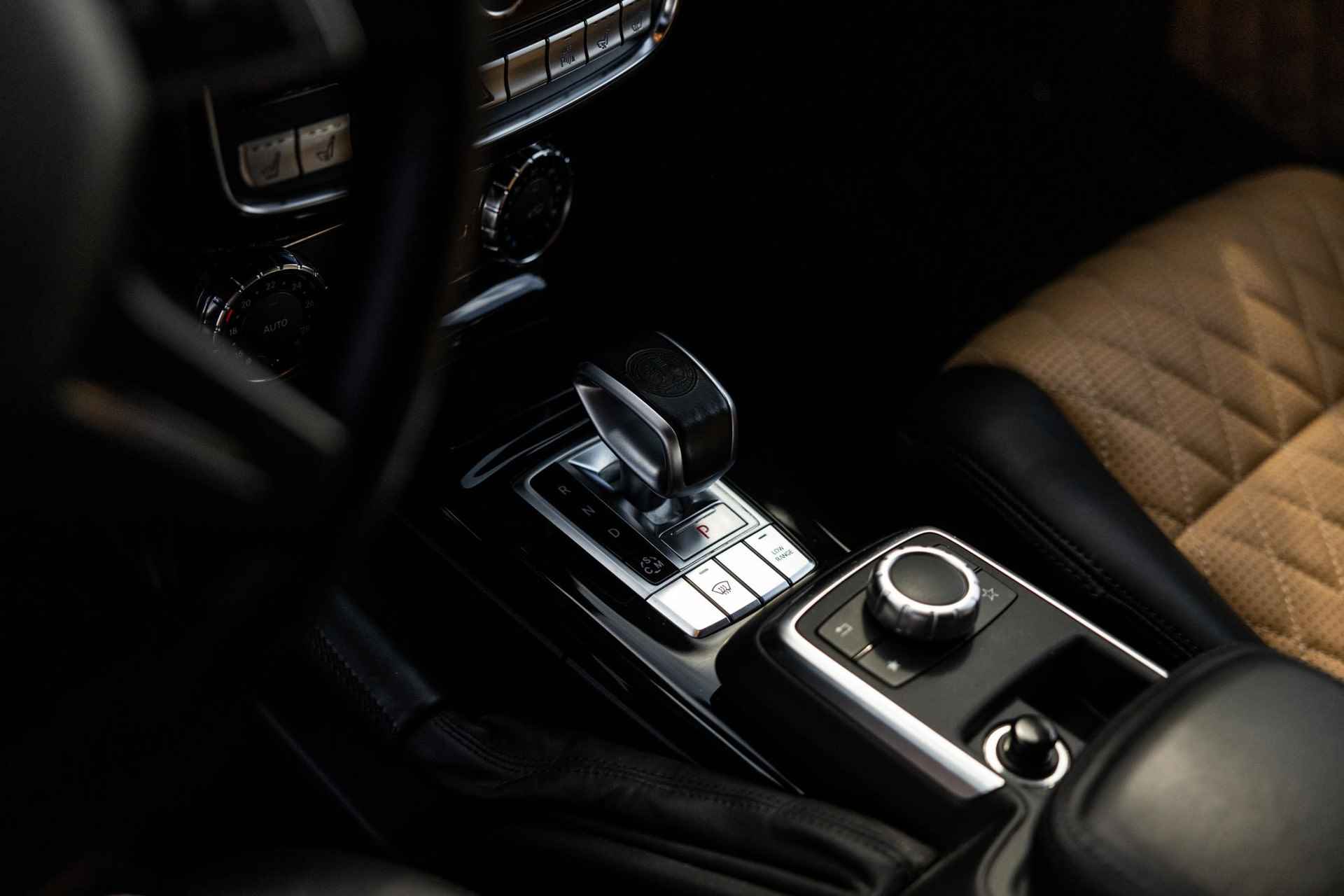 Mercedes-Benz G-klasse AMG 65 | V12 | UNIEK! | Designo | Adaptieve cruise control | Panoramadak | Stoelverwarming en verkoeling | Nieuwprijs €407.000,- | - 36/74