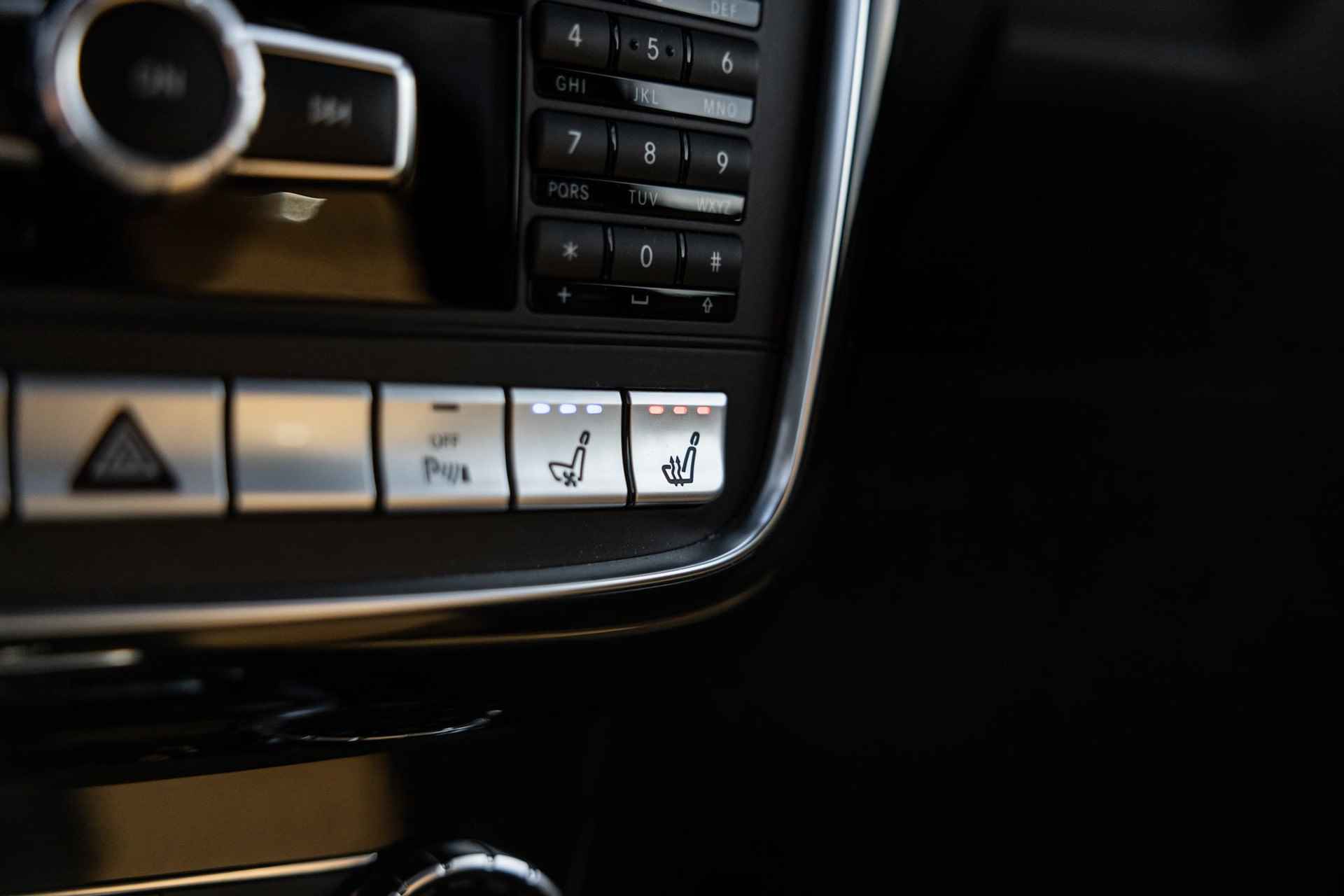 Mercedes-Benz G-klasse AMG 65 | V12 | UNIEK! | Designo | Adaptieve cruise control | Panoramadak | Stoelverwarming en verkoeling | Nieuwprijs €407.000,- | - 50/74