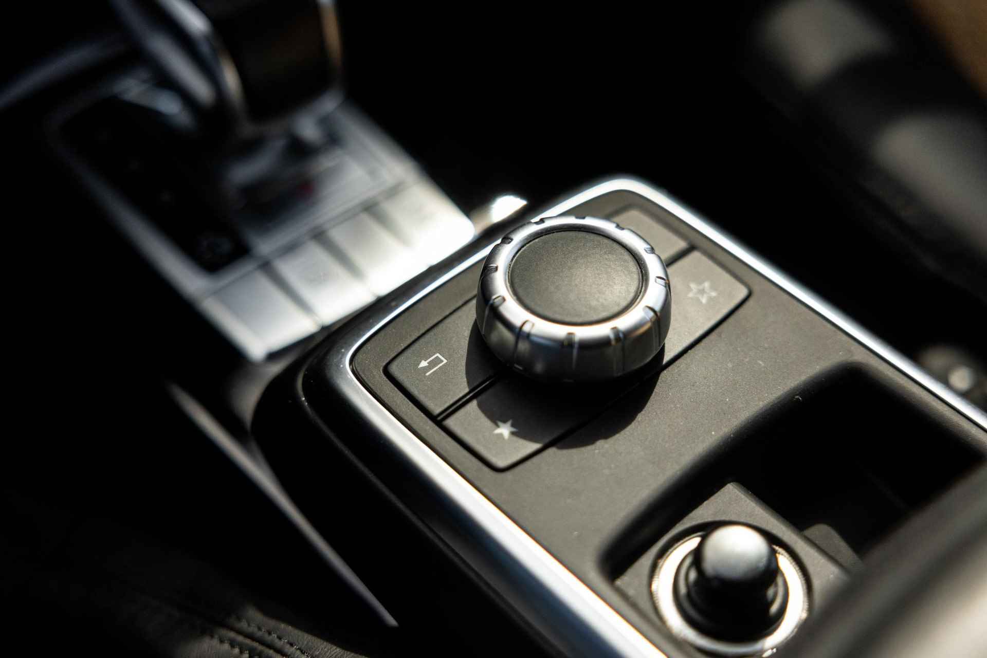 Mercedes-Benz G-klasse AMG 65 | V12 | UNIEK! | Designo | Adaptieve cruise control | Panoramadak | Stoelverwarming en verkoeling | Nieuwprijs €407.000,- | - 55/74