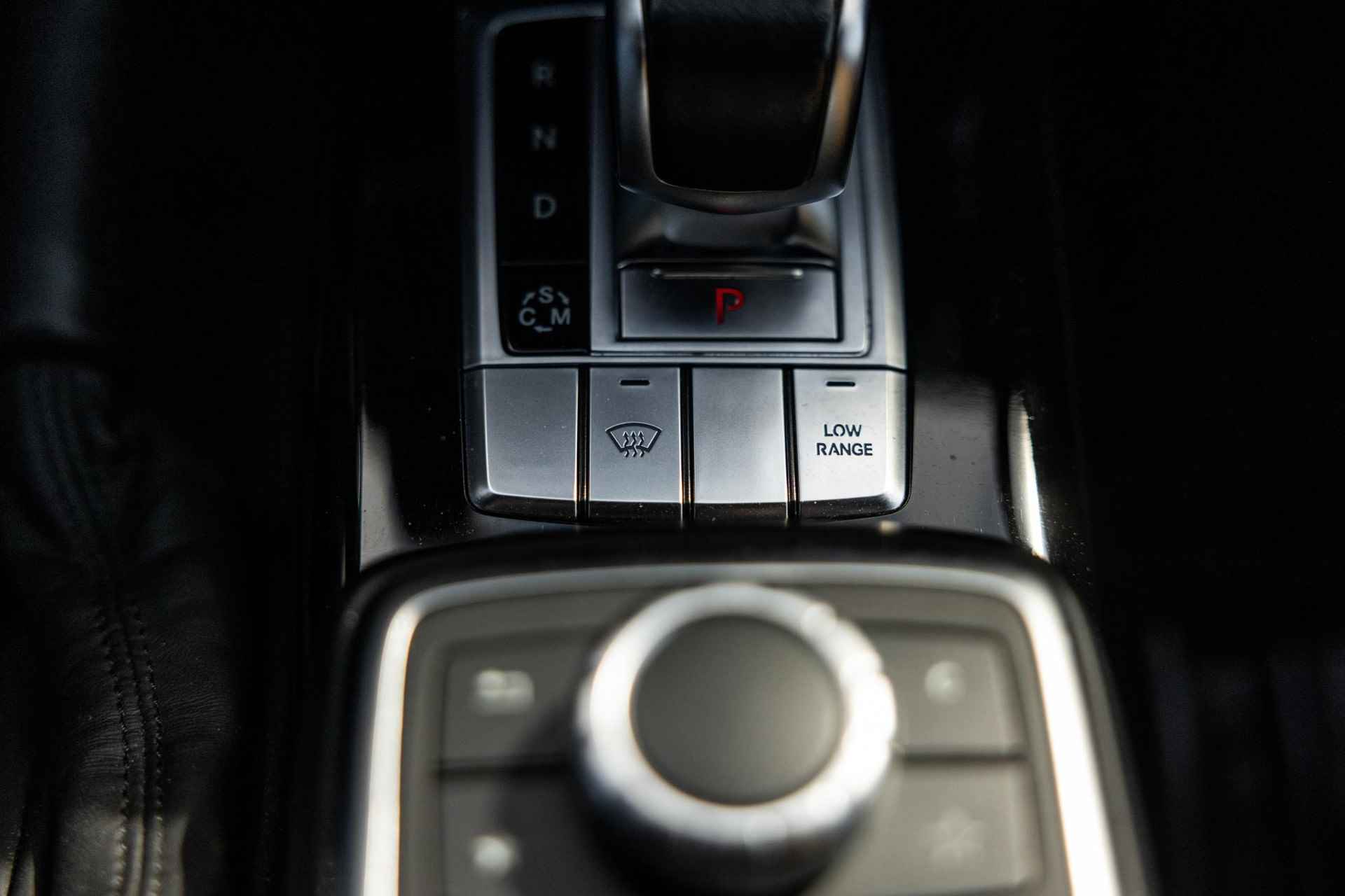 Mercedes-Benz G-klasse AMG 65 | V12 | UNIEK! | Designo | Adaptieve cruise control | Panoramadak | Stoelverwarming en verkoeling | Nieuwprijs €407.000,- | - 57/74