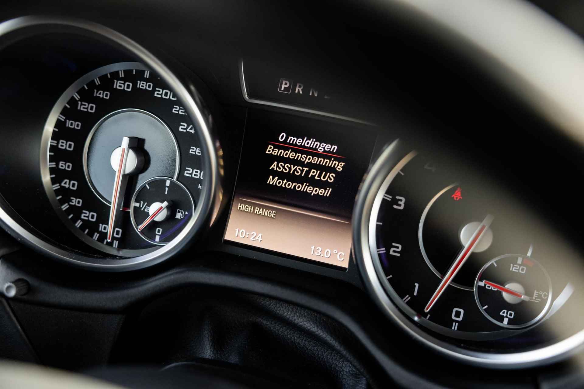 Mercedes-Benz G-klasse AMG 65 | V12 | UNIEK! | Designo | Adaptieve cruise control | Panoramadak | Stoelverwarming en verkoeling | Nieuwprijs €407.000,- | - 65/74