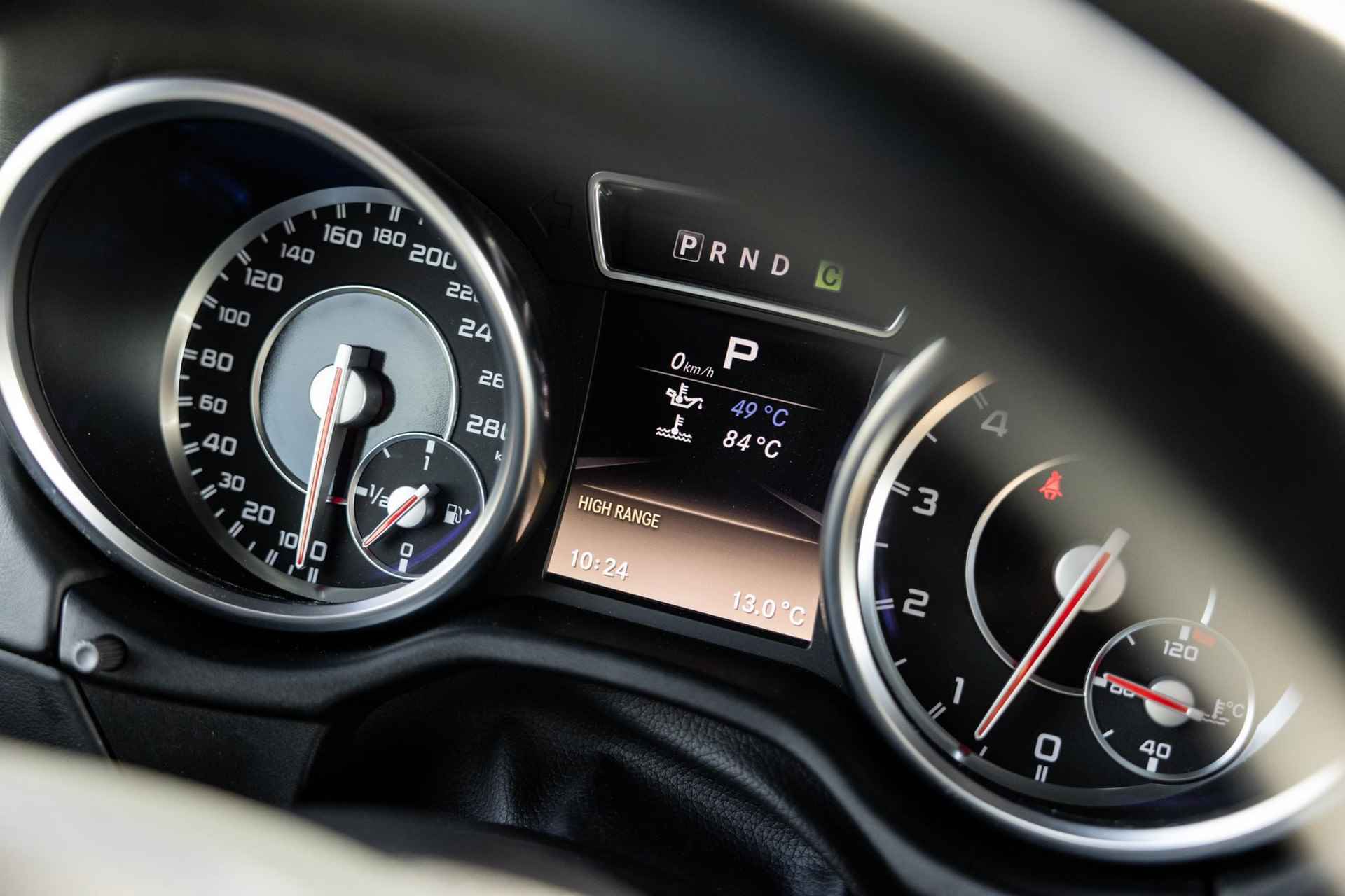 Mercedes-Benz G-klasse AMG 65 | V12 | UNIEK! | Designo | Adaptieve cruise control | Panoramadak | Stoelverwarming en verkoeling | Nieuwprijs €407.000,- | - 66/74