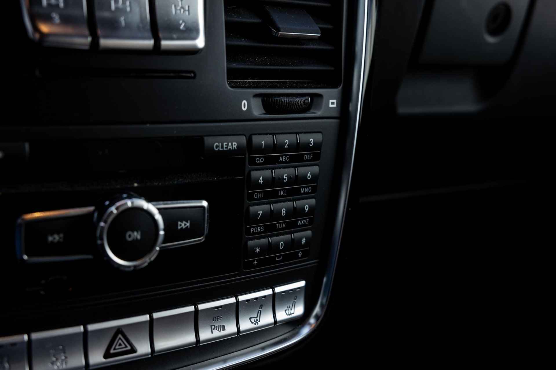 Mercedes-Benz G-klasse AMG 65 | V12 | UNIEK! | Designo | Adaptieve cruise control | Panoramadak | Stoelverwarming en verkoeling | Nieuwprijs €407.000,- | - 71/74