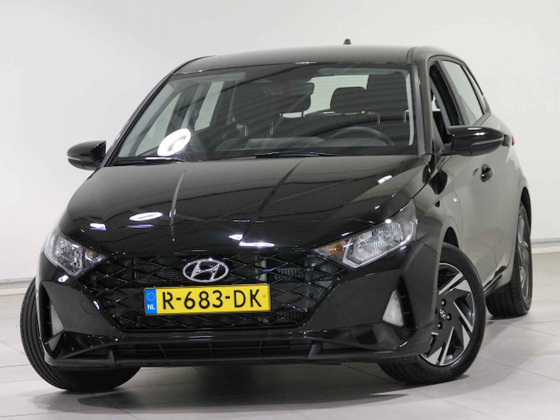 Hyundai i20 1.0 T-GDI Comfort DCT7 AUTOMAAT | APPLE / ANDROID NAVIGATIE | PARKEERCAMERA | LEUKE AUTO! - 4/29