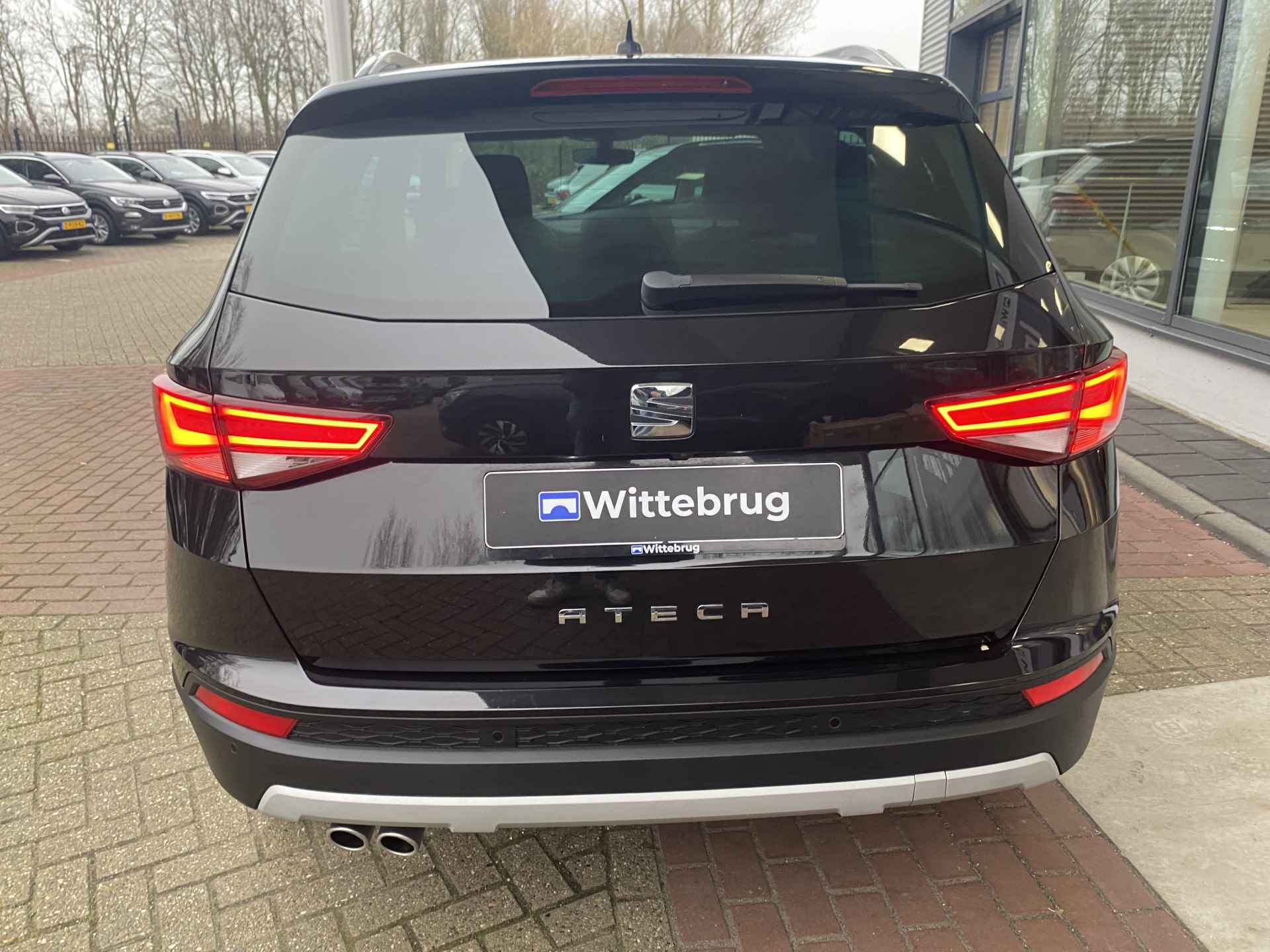 SEAT Ateca 1.5 TSI 150pk DSG Xcellence Panoramadak / LED / Elek. Achterklep Met Virtual Pedal / Navigatie / Camera / 19" LMV - 15/25