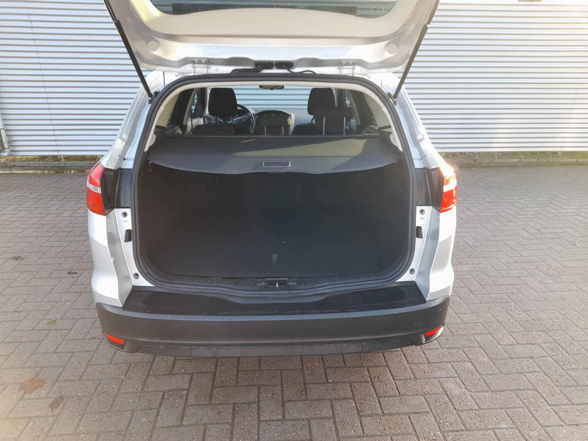 Ford Focus Wagon Diesel Trend | Airco | Navigatie | Cruise control | Privacy glas | RIJKLAARPRIJS INCL 12 MAANDEN GARANTIE EN BEURT - 4/19