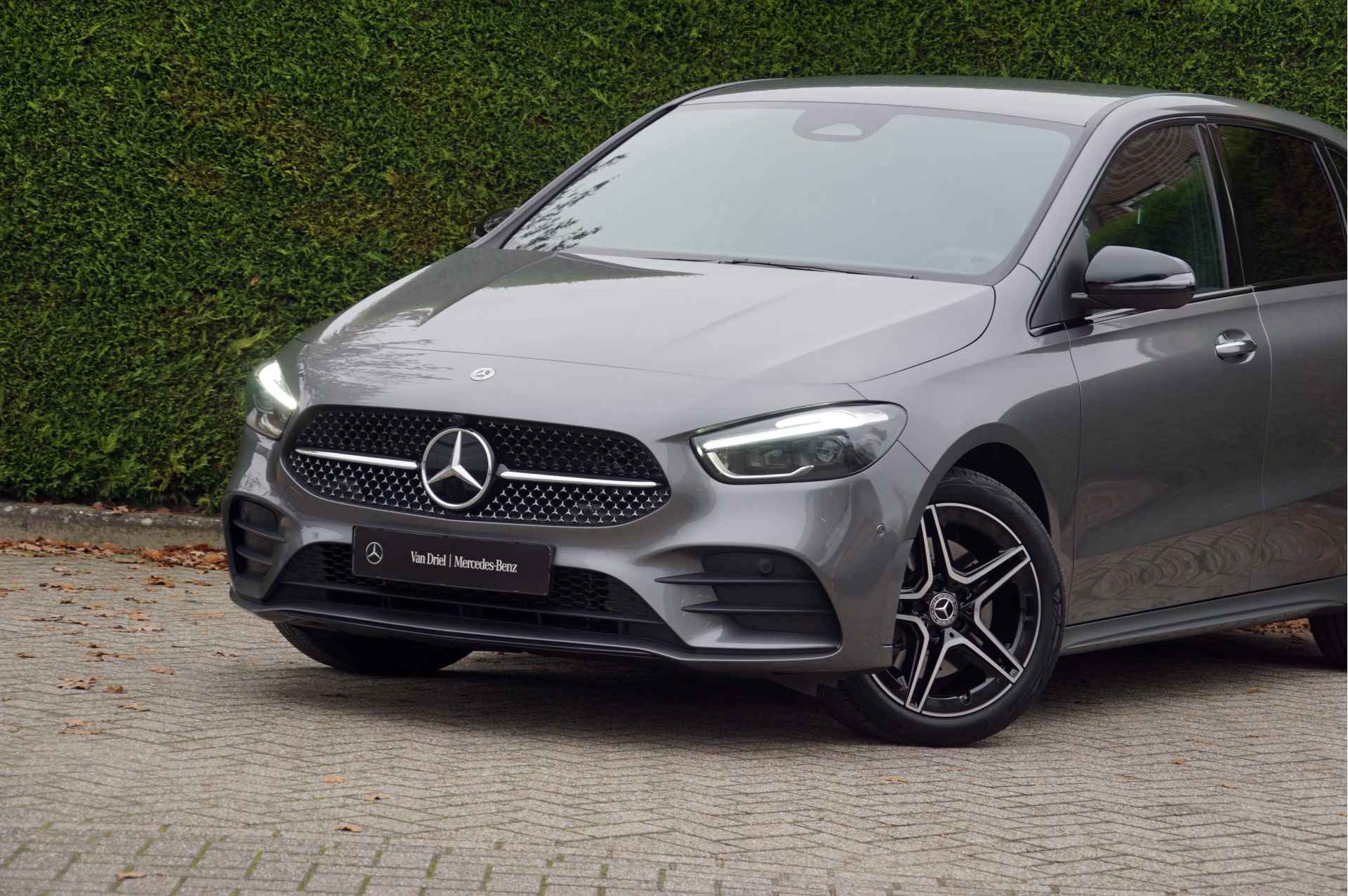 Mercedes-Benz B-Klasse 250 e AMG Line | Distronic Trekhaak Multibeam Keyless-Go Night - 27/58