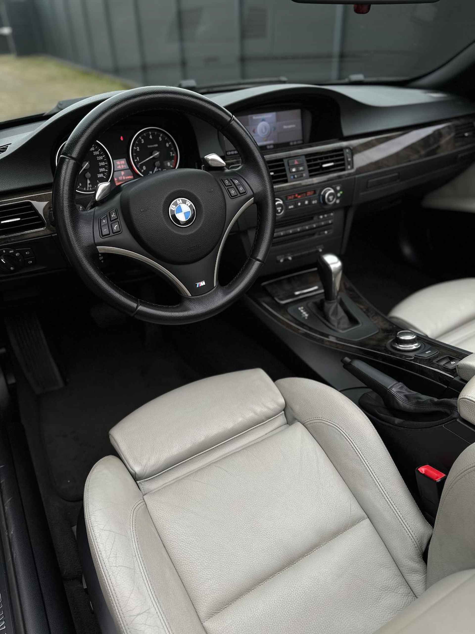 BMW 3-serie Cabrio 335i High Executive Navi Youngtimer - 4/45