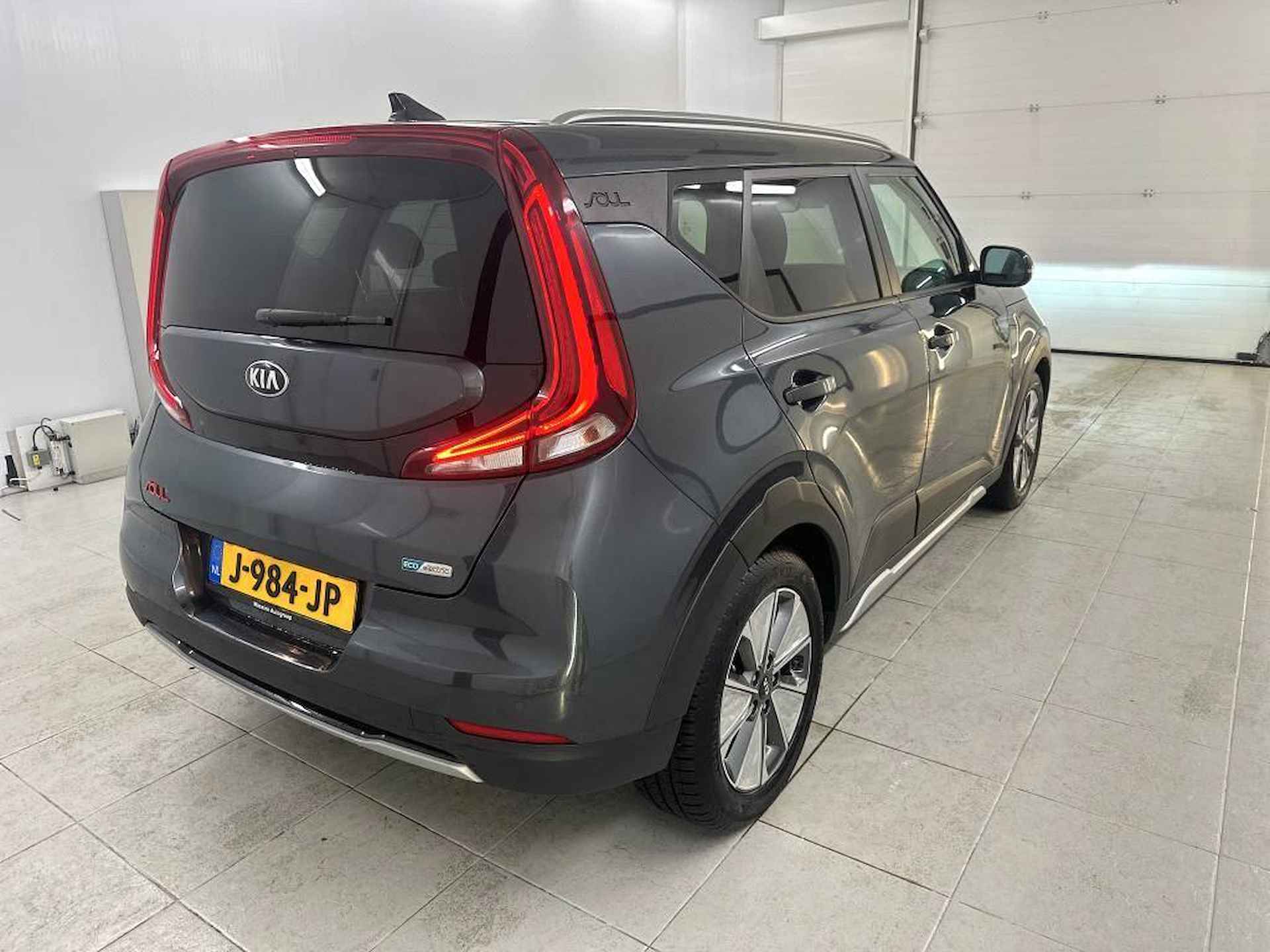 Kia e-Soul ExecutiveLine 64 kWh | €2000 Subsidie | Verwacht!! -> Graag bellen voor meer info - 3/7